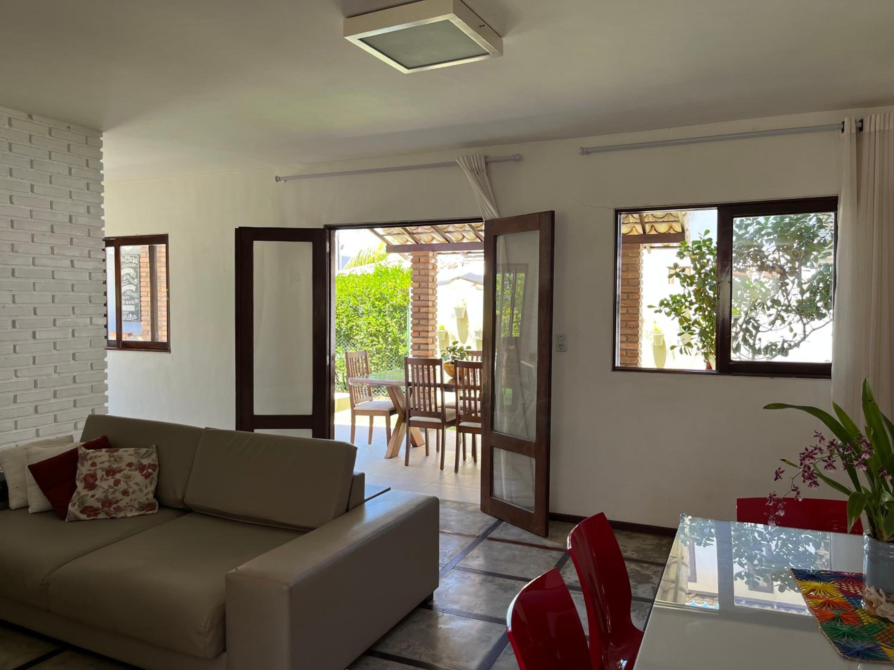 Linda casa de praia com piscina e 5 suítes - Ideal para famílias - Hibiscus - Condomínio beira mar
