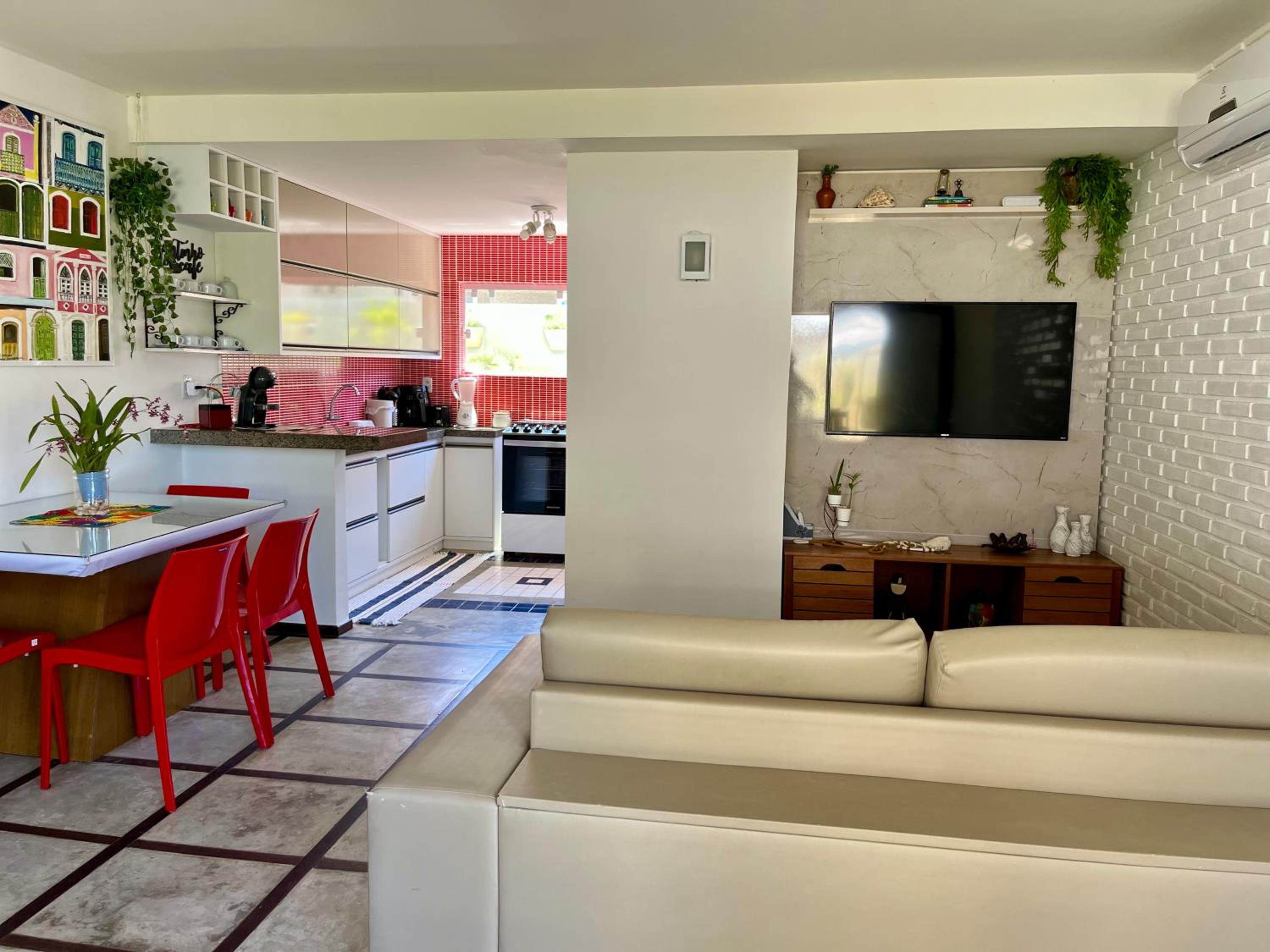Linda casa de praia com piscina e 5 suítes - Ideal para famílias - Hibiscus - Condomínio beira mar