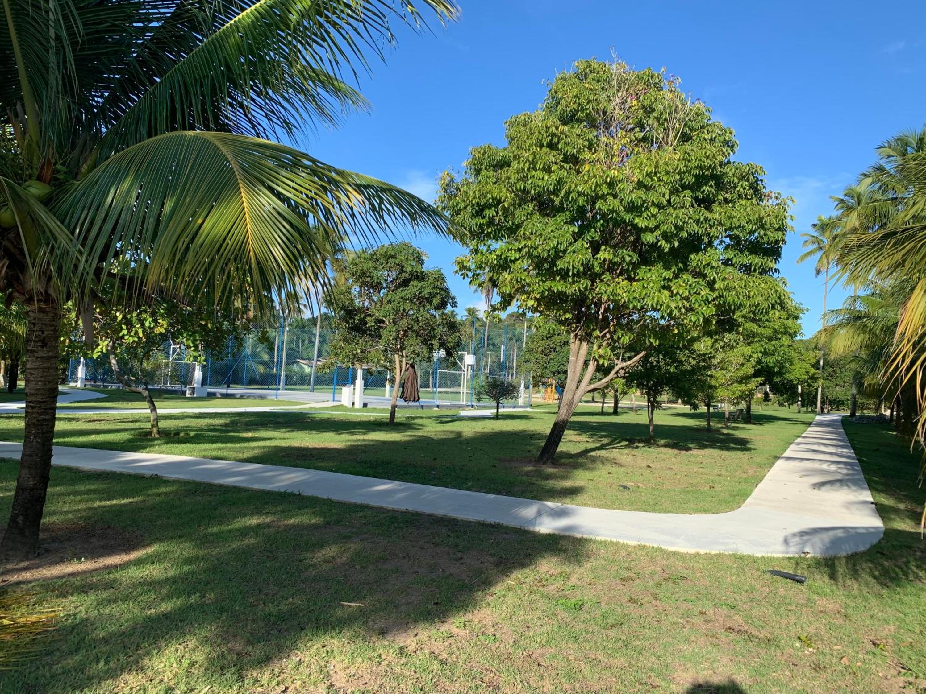 Linda casa de praia com piscina e 5 suítes - Ideal para famílias - Hibiscus - Condomínio beira mar