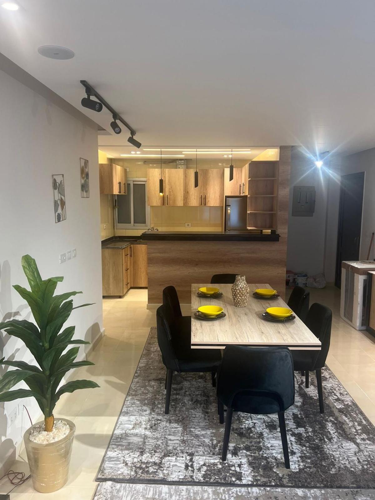 Cozy 3 Bedroom Family Apartment view 2