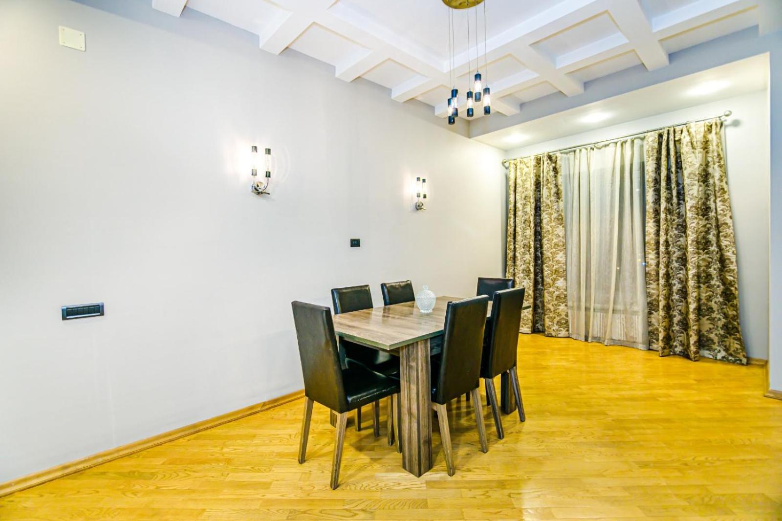 Charming Lux Apartment