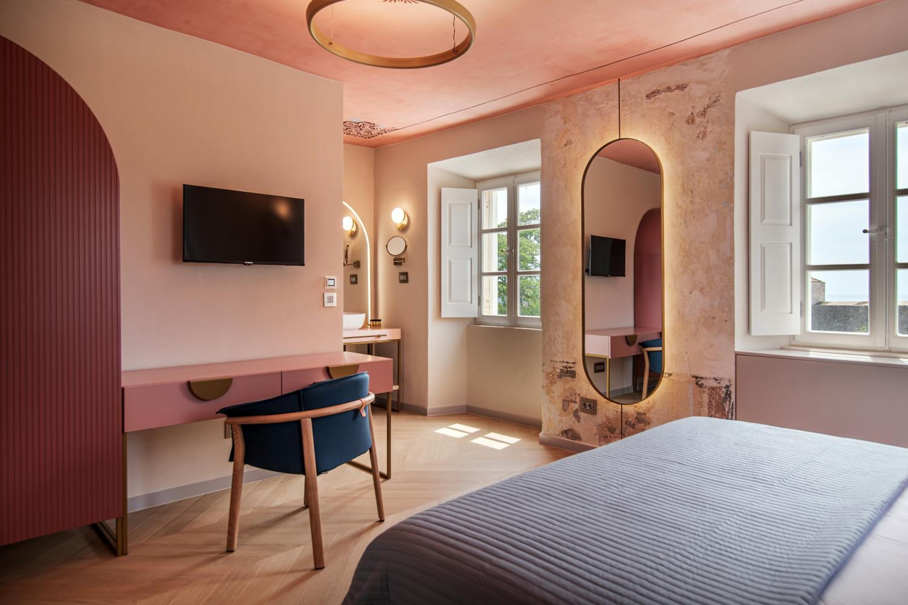HERITAGE VILLA SPINDLER by DuHomes