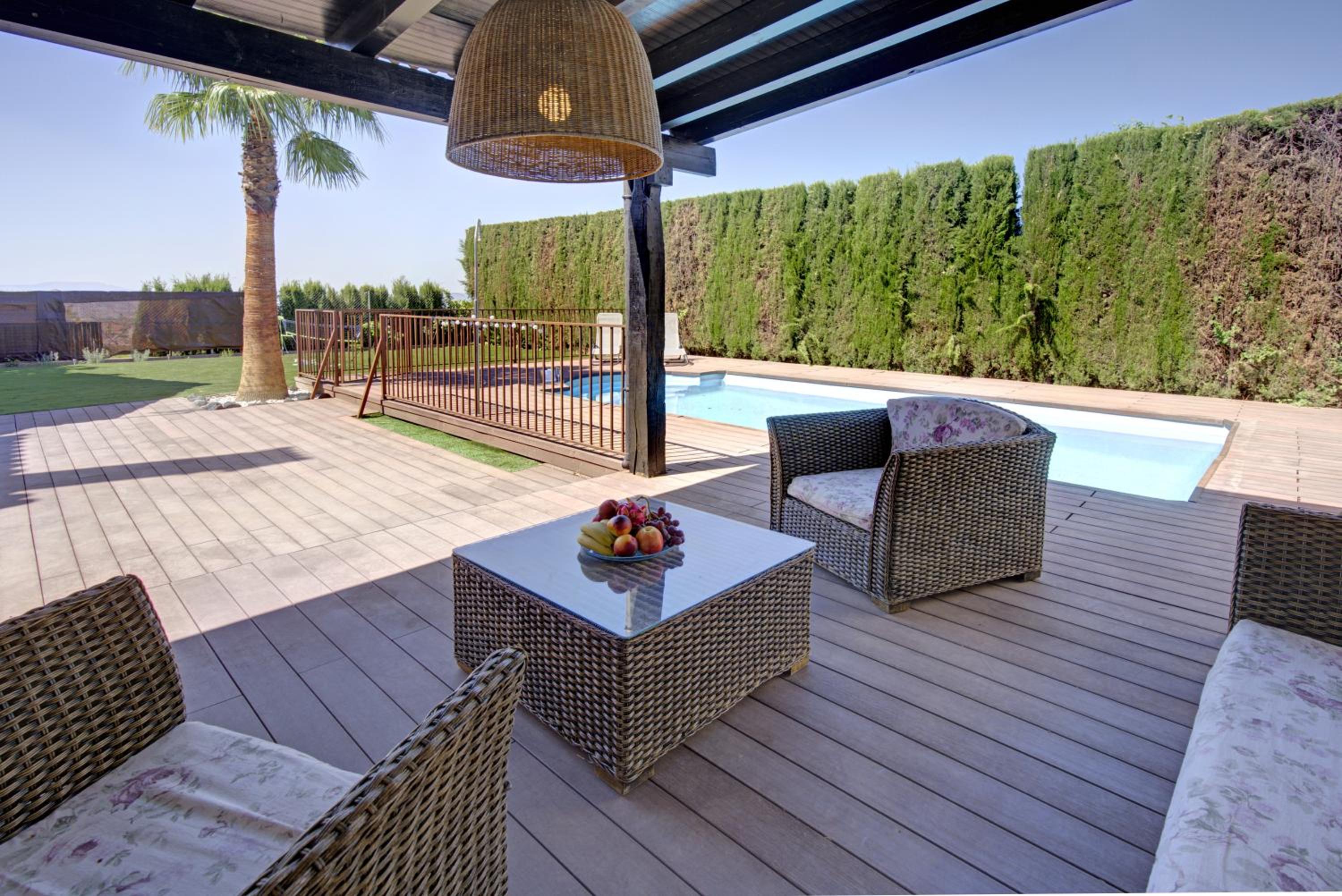 Refugio familiar con piscina y jardín privado