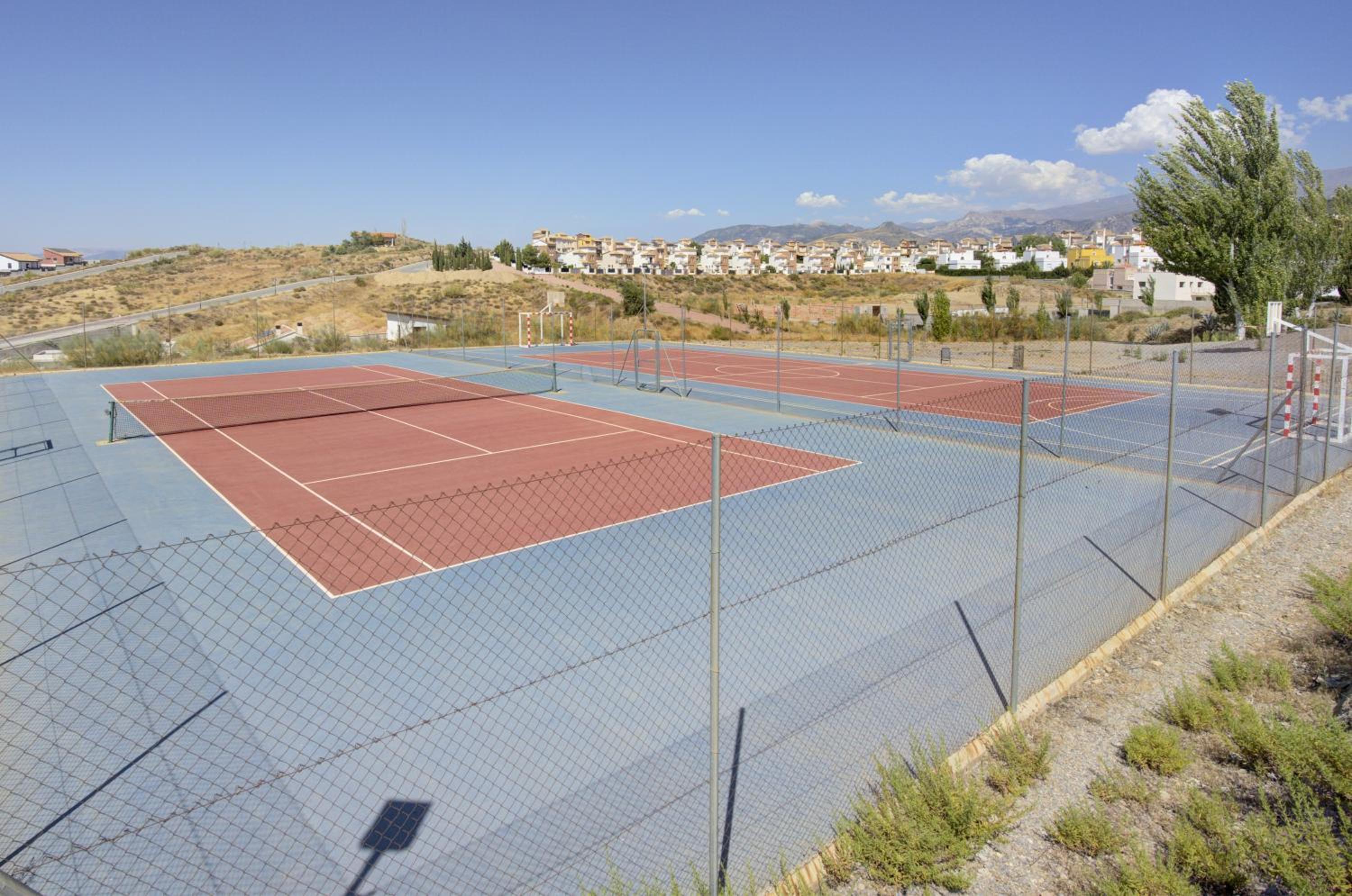Refugio familiar con piscina y jardín privado