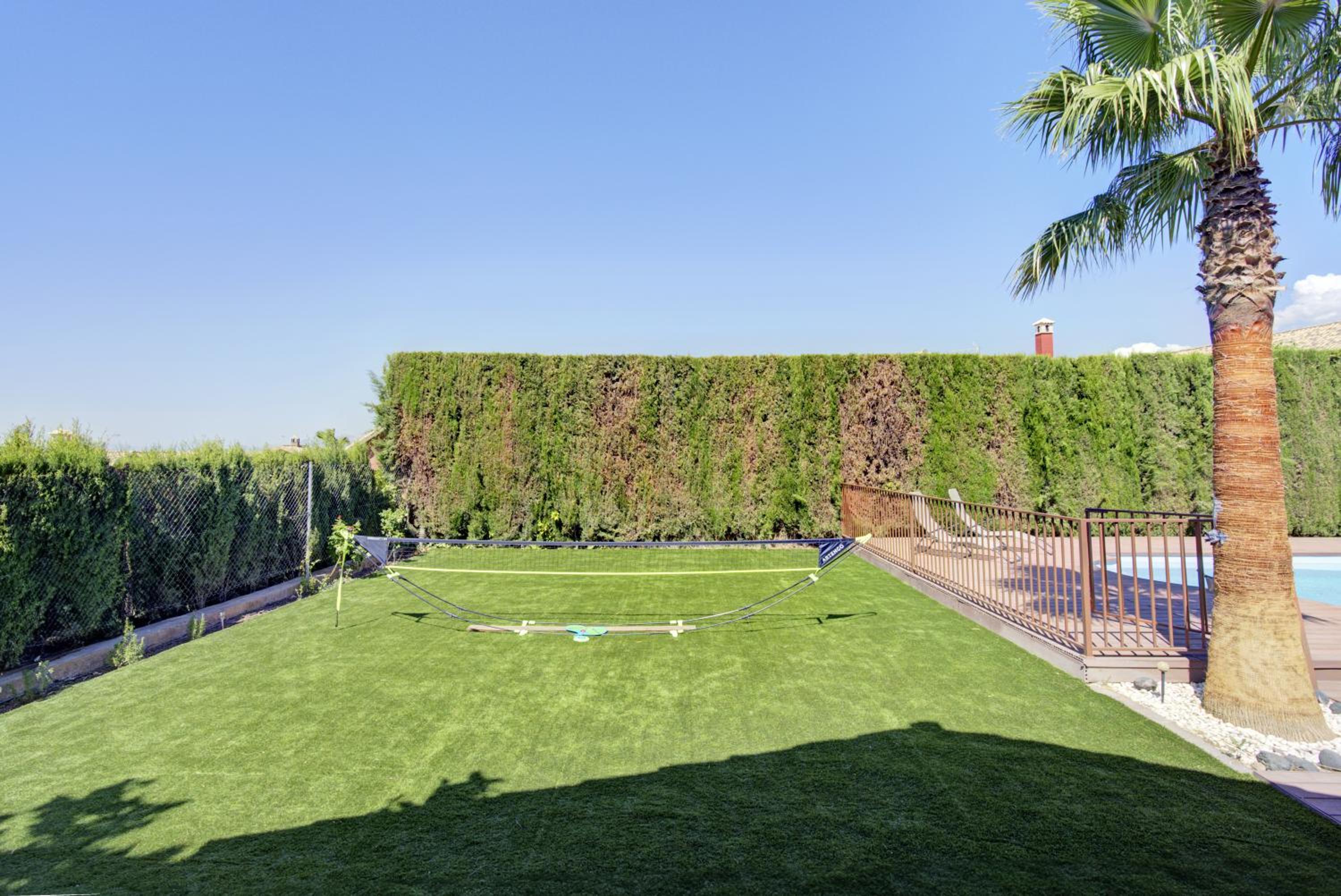 Refugio familiar con piscina y jardín privado
