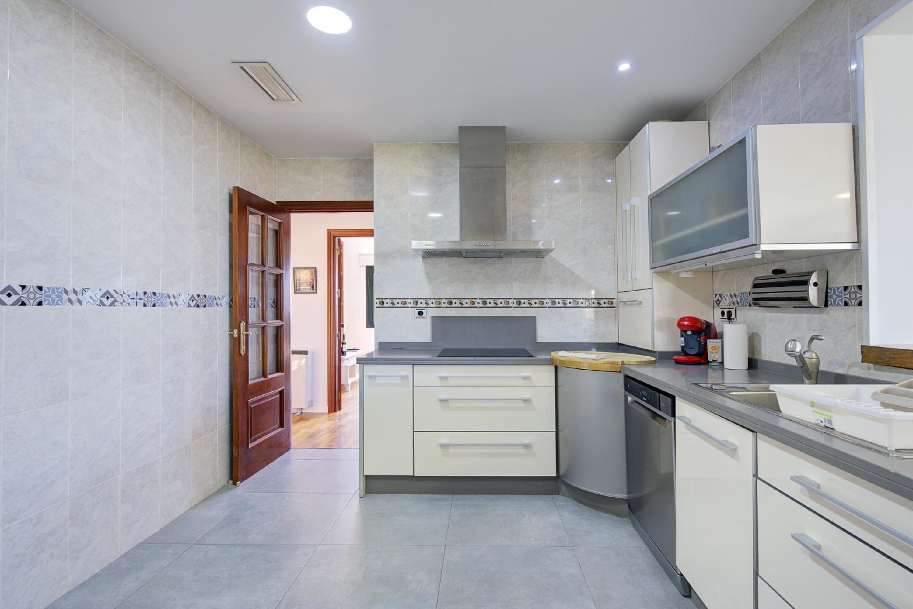 Refugio familiar con piscina y jardín privado