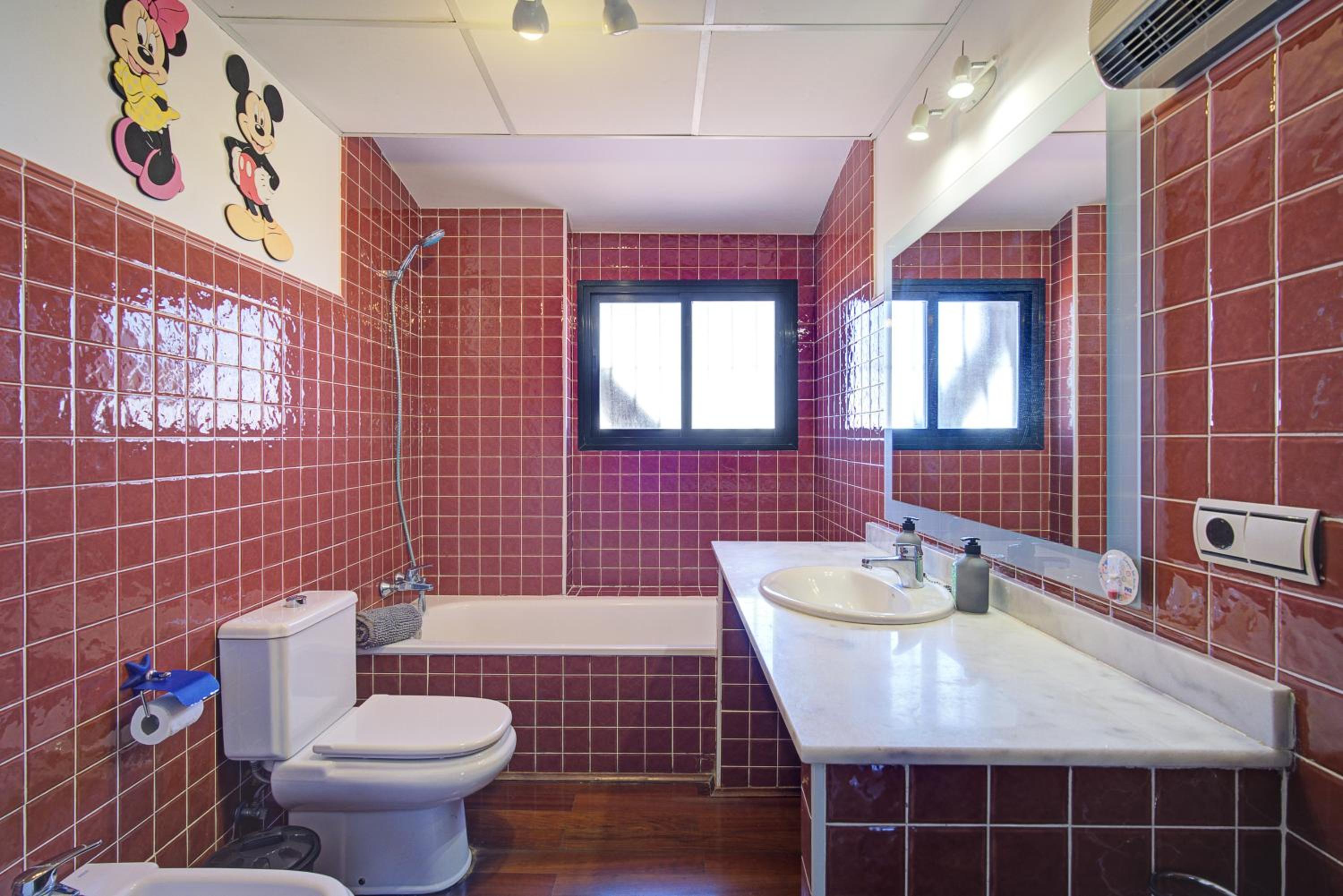 Refugio familiar con piscina y jardín privado