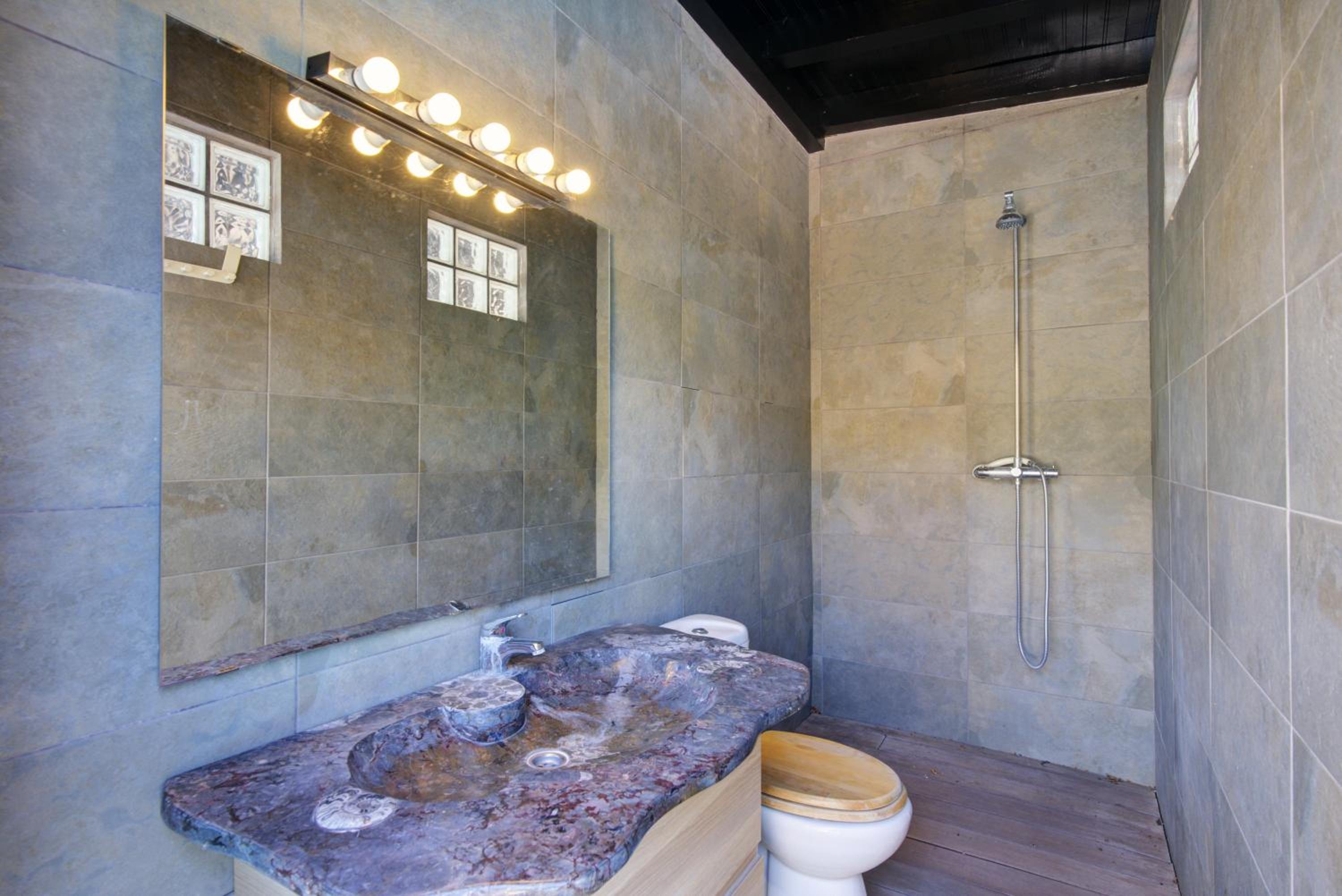 Refugio familiar con piscina y jardín privado