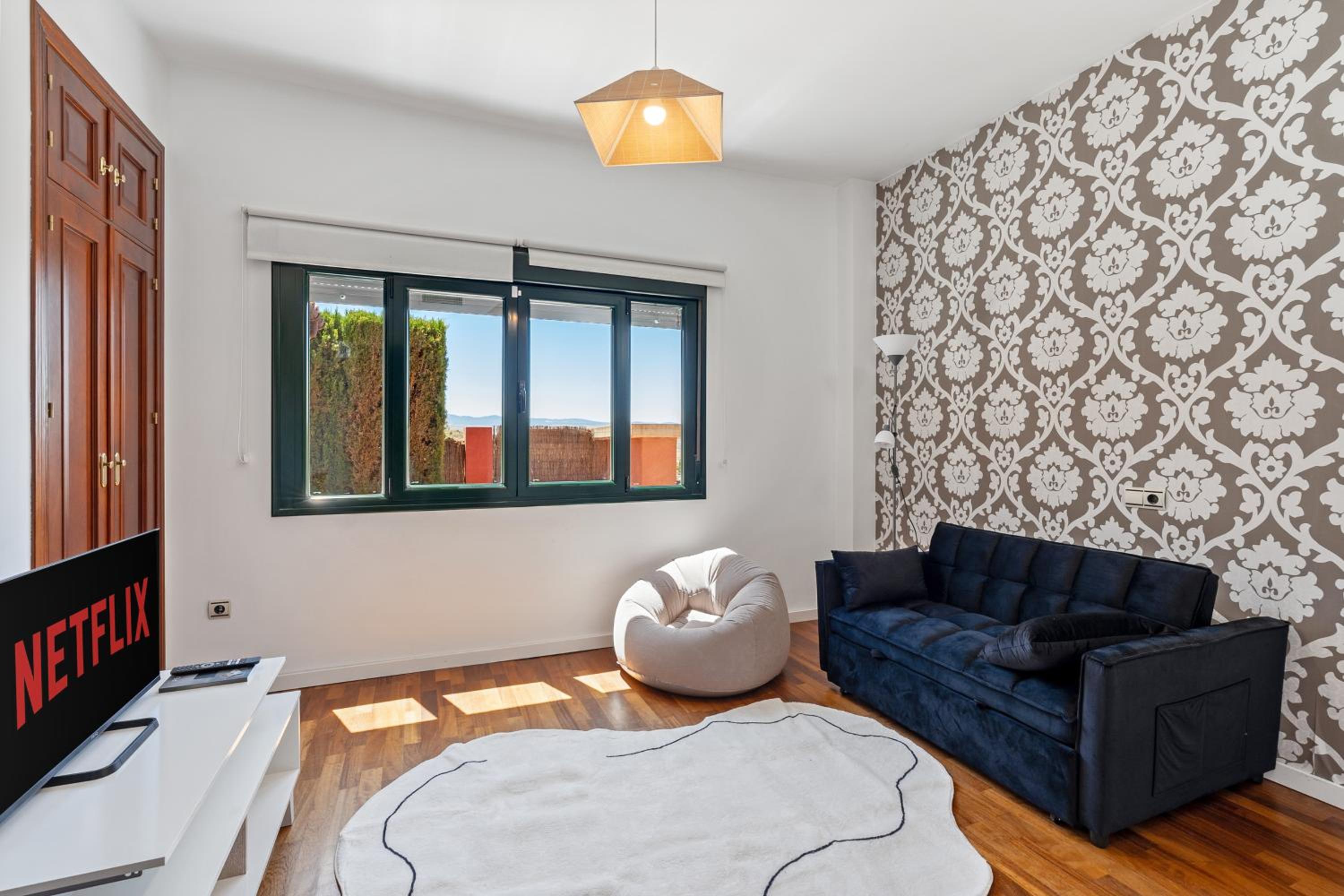 Refugio familiar con piscina y jardín privado
