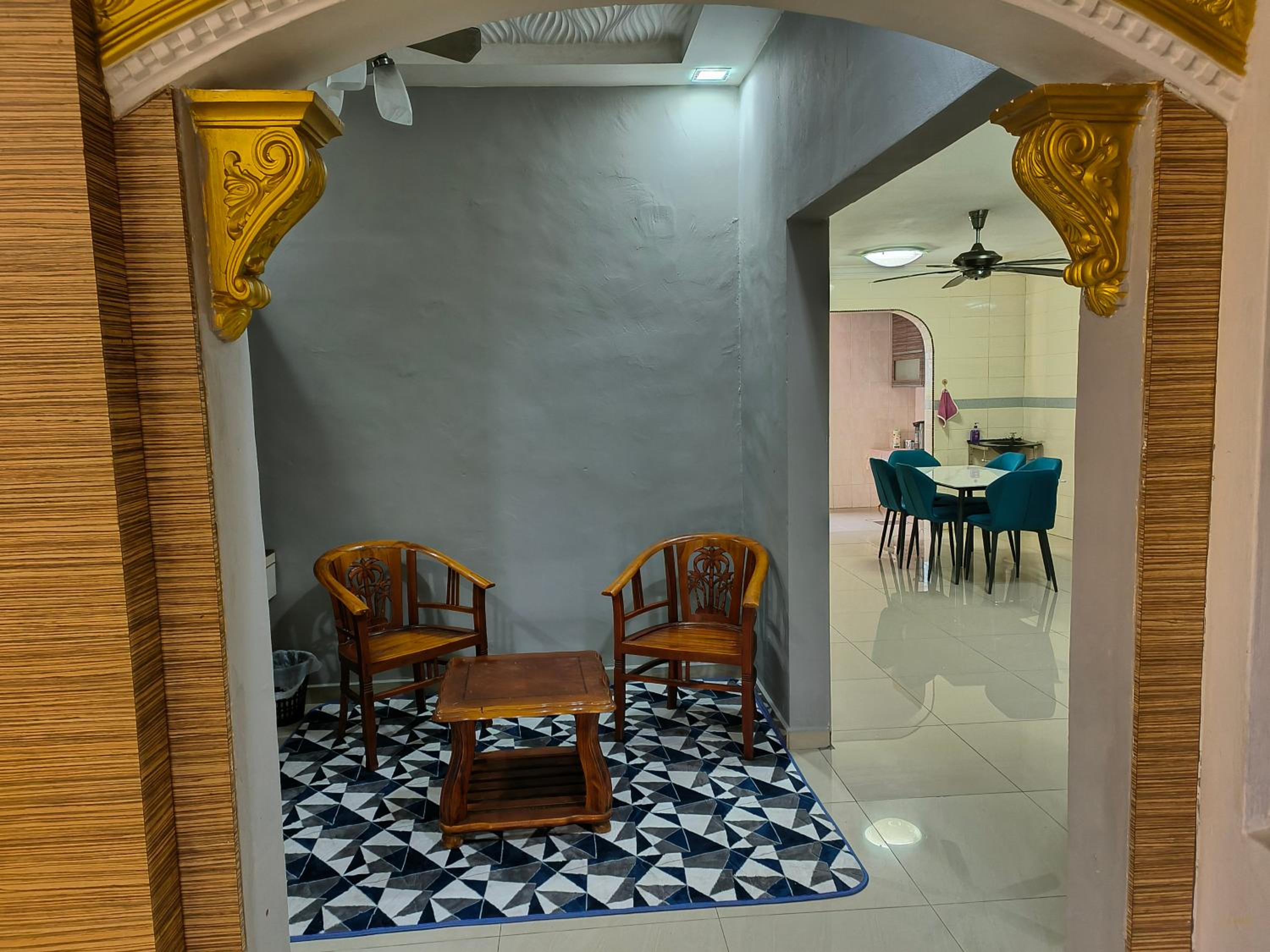 The Crown Homestay