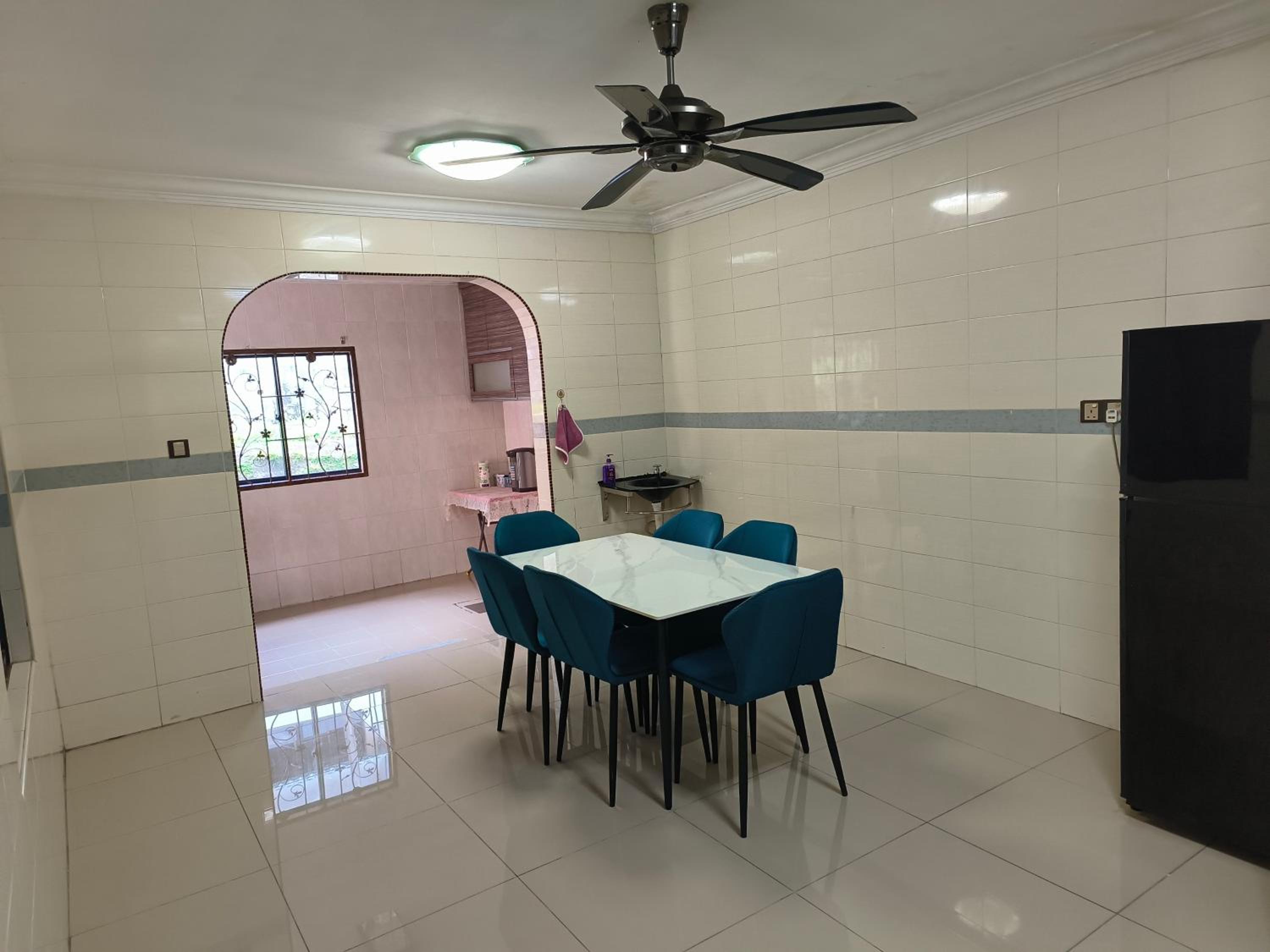 The Crown Homestay