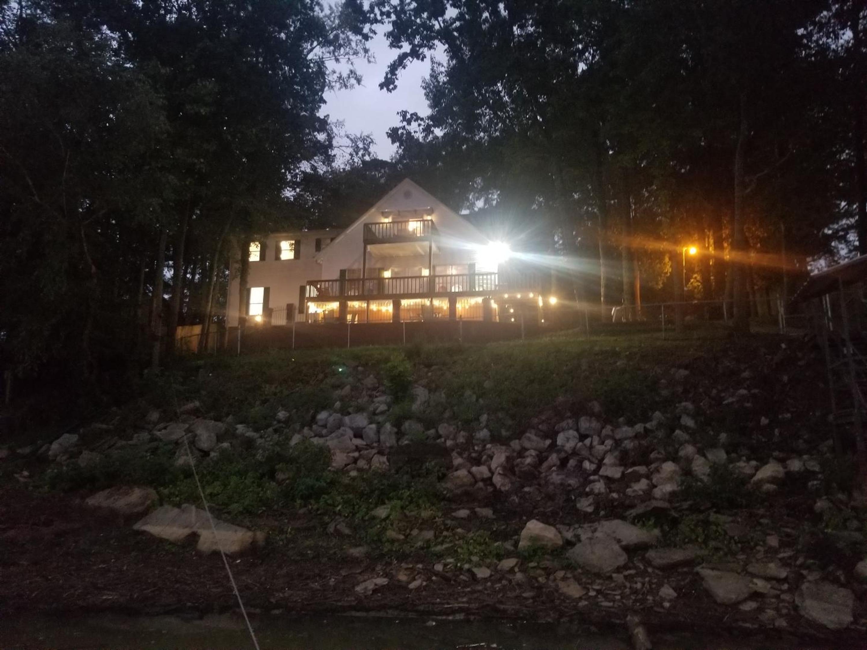 Makin MEMORIES: with Dock/Hot Tub/Cable Internet view 5