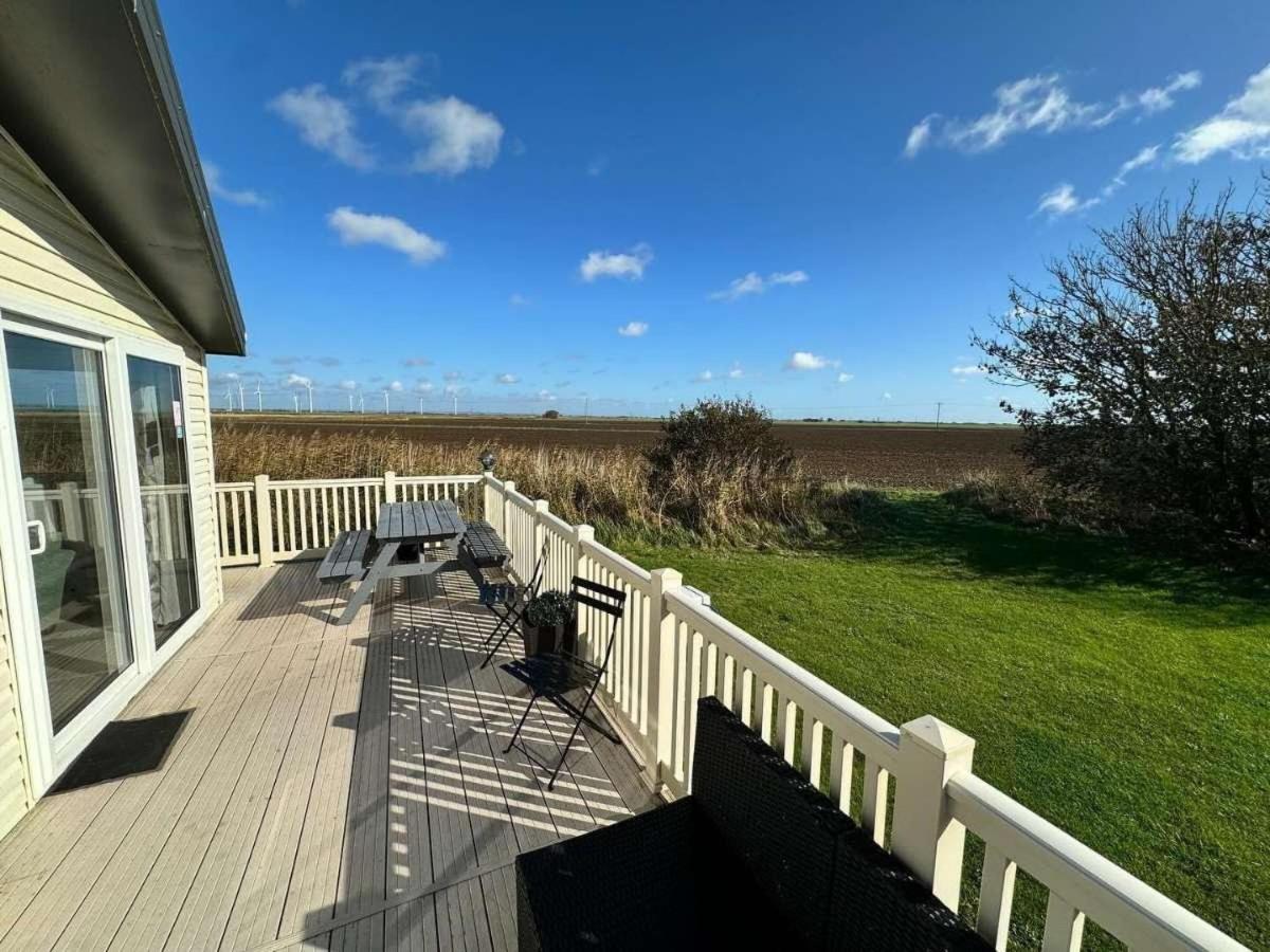 Lodge MP626 - Camber Coast Holidays Ltd view 2