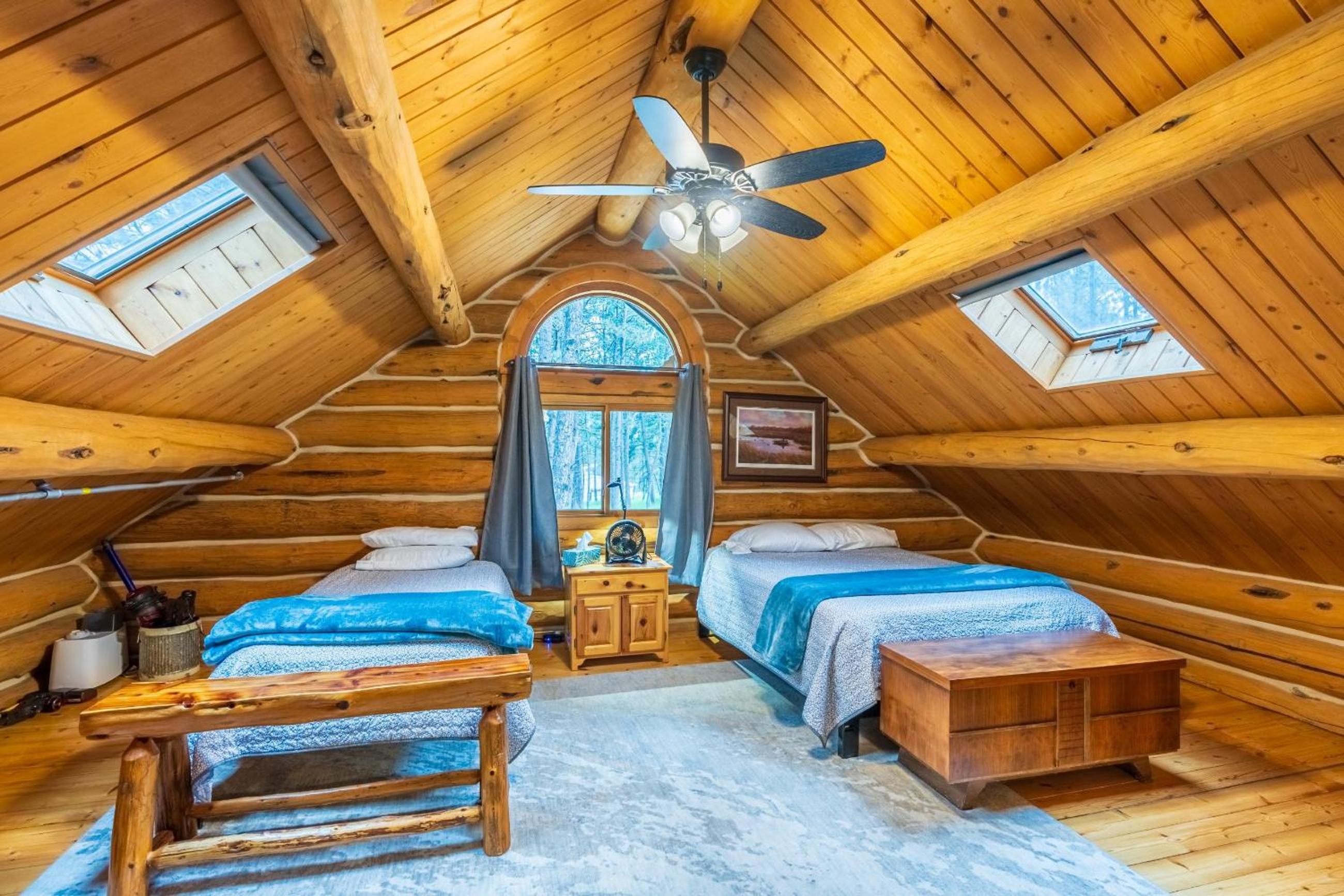 Pine Cabin