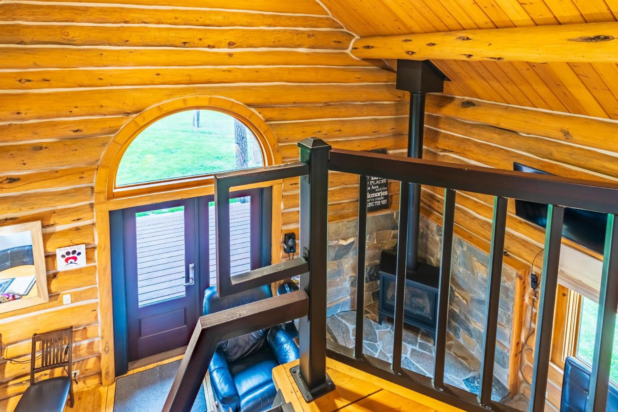 Pine Cabin