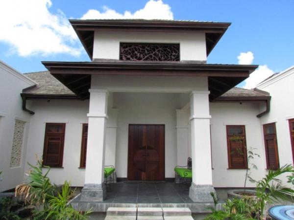 Breezin St James by Island Villas