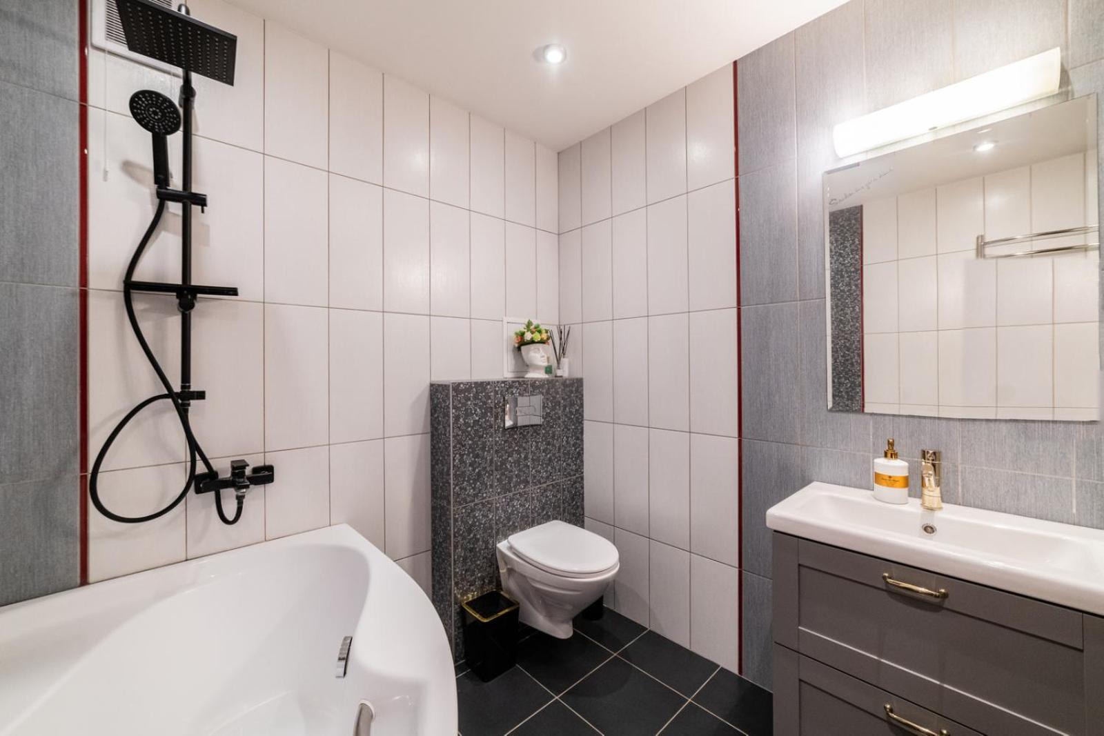 ASTeS Apartments