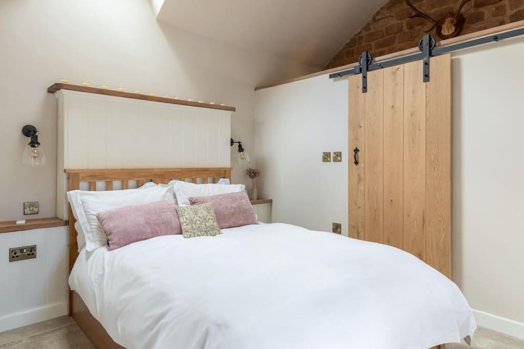 The Stables at Rocking Stones view 5
