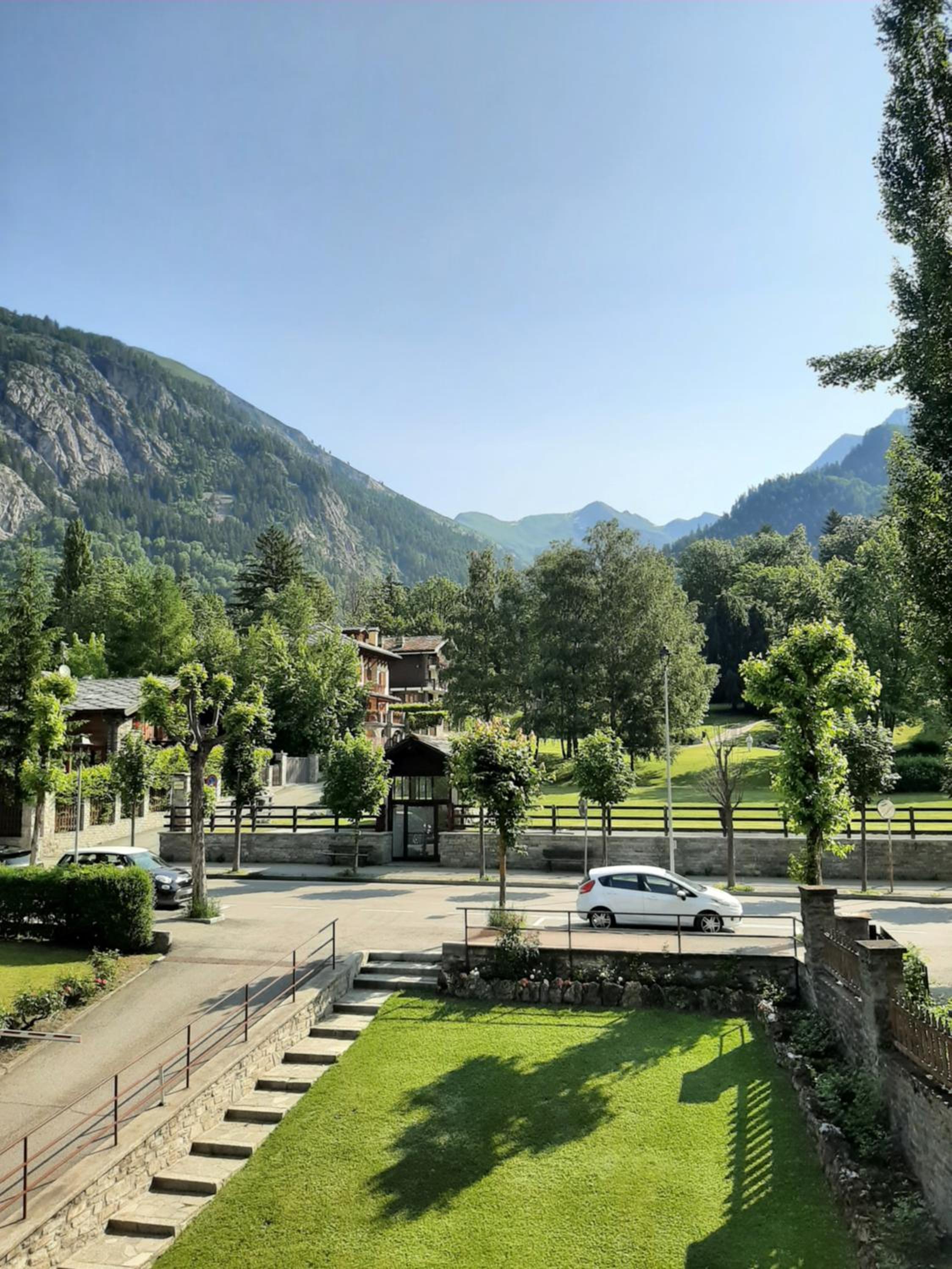 Very big apartment with mountain view viale Monte Bianco cir -VDA- Courmayeur - 0013 view 5