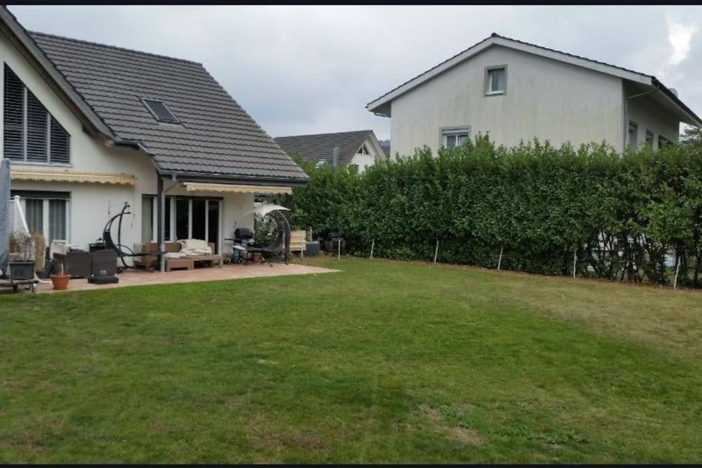 Villa Matthy Casa con giardino fronte fiume possibile nuotare