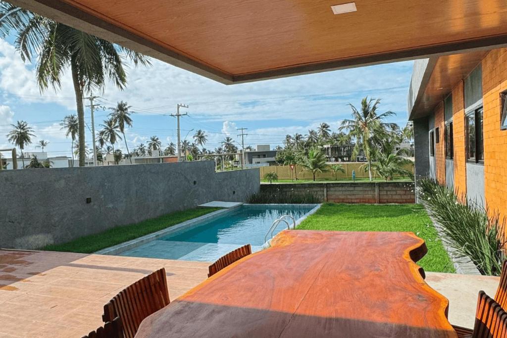 Casa em Milagres| 3 suítes, área gourmet, piscina