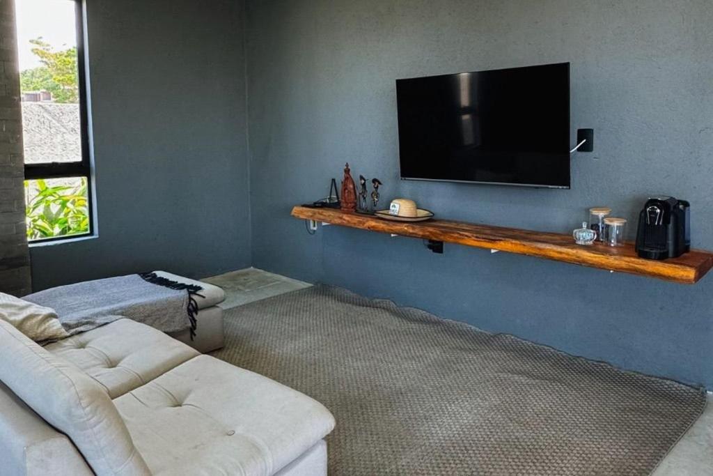 Casa em Milagres| 3 suítes, área gourmet, piscina
