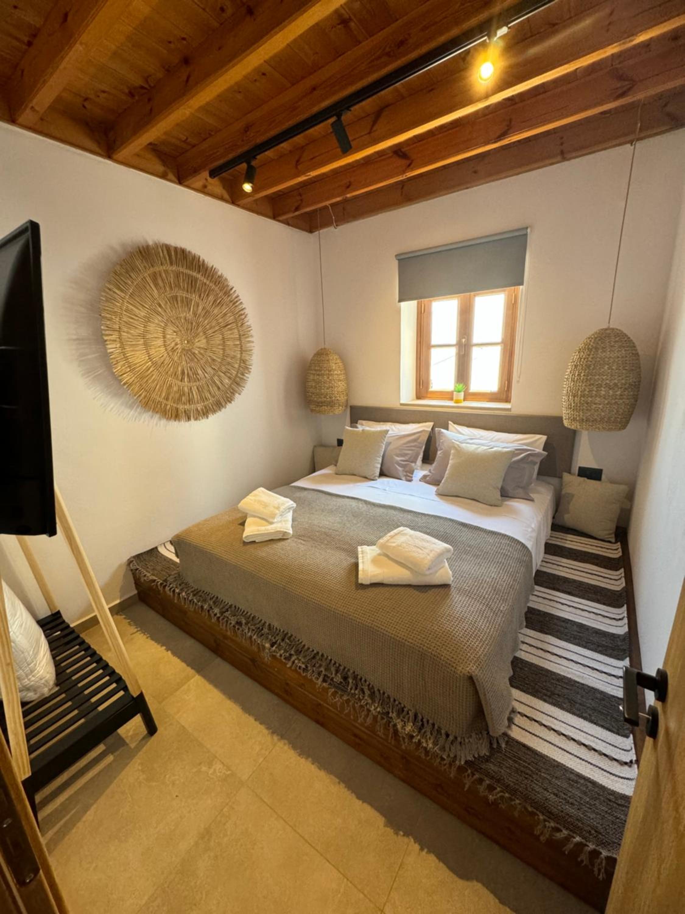 Lindos Vacations - Tapanis luxury house - Property Image 10