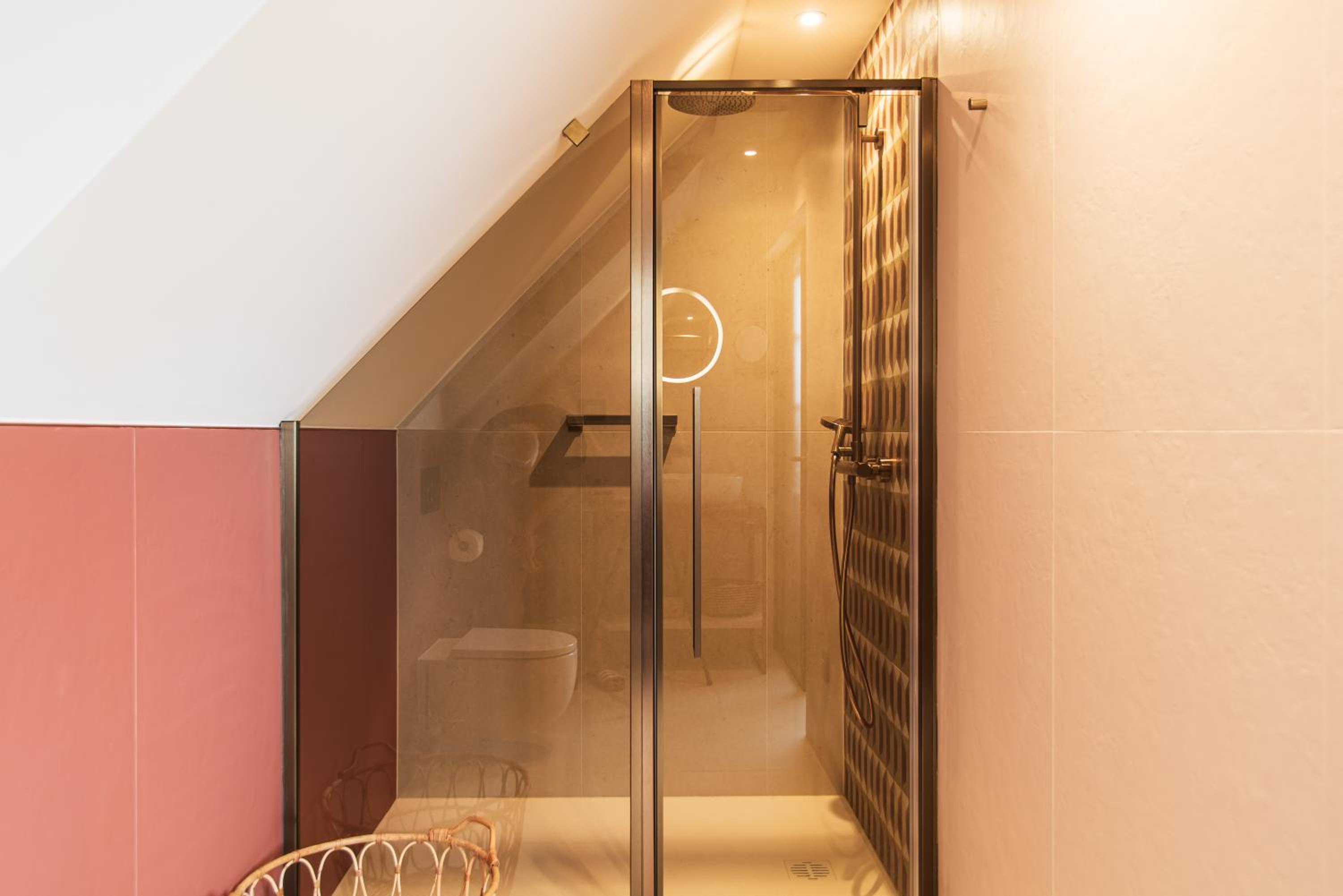 HERITAGE VILLA SPINDLER by DuHomes