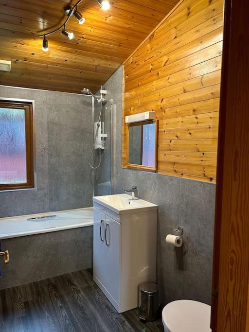Lomond View Lodge view 4