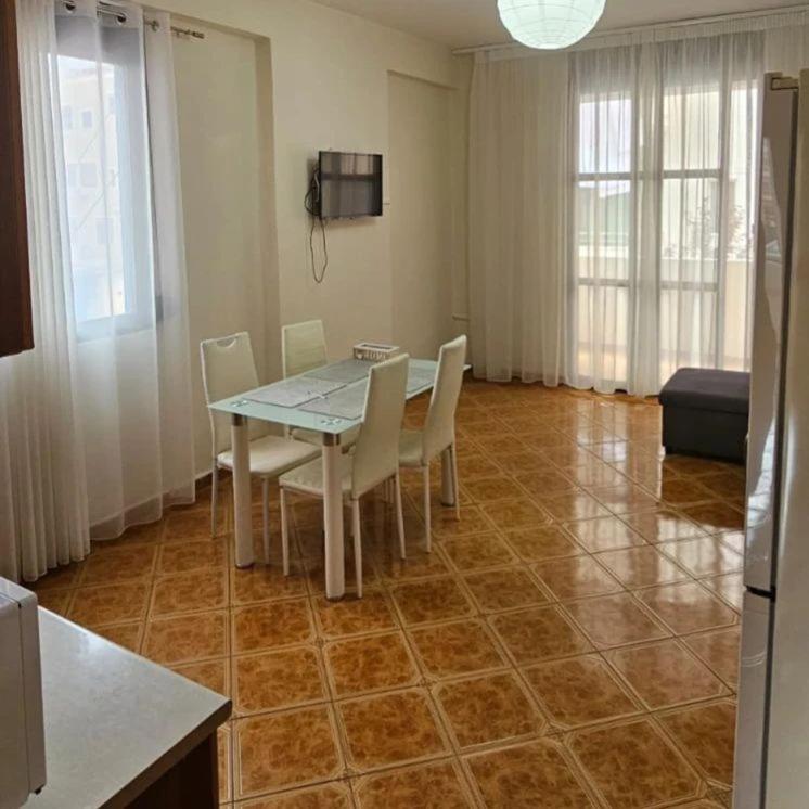 City centre apartment by Vlora office