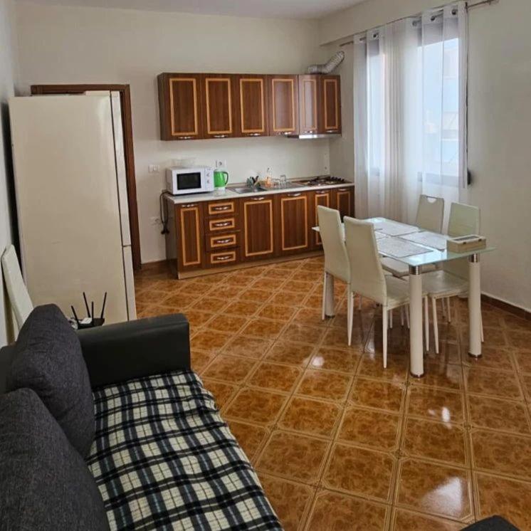 City centre apartment by Vlora office