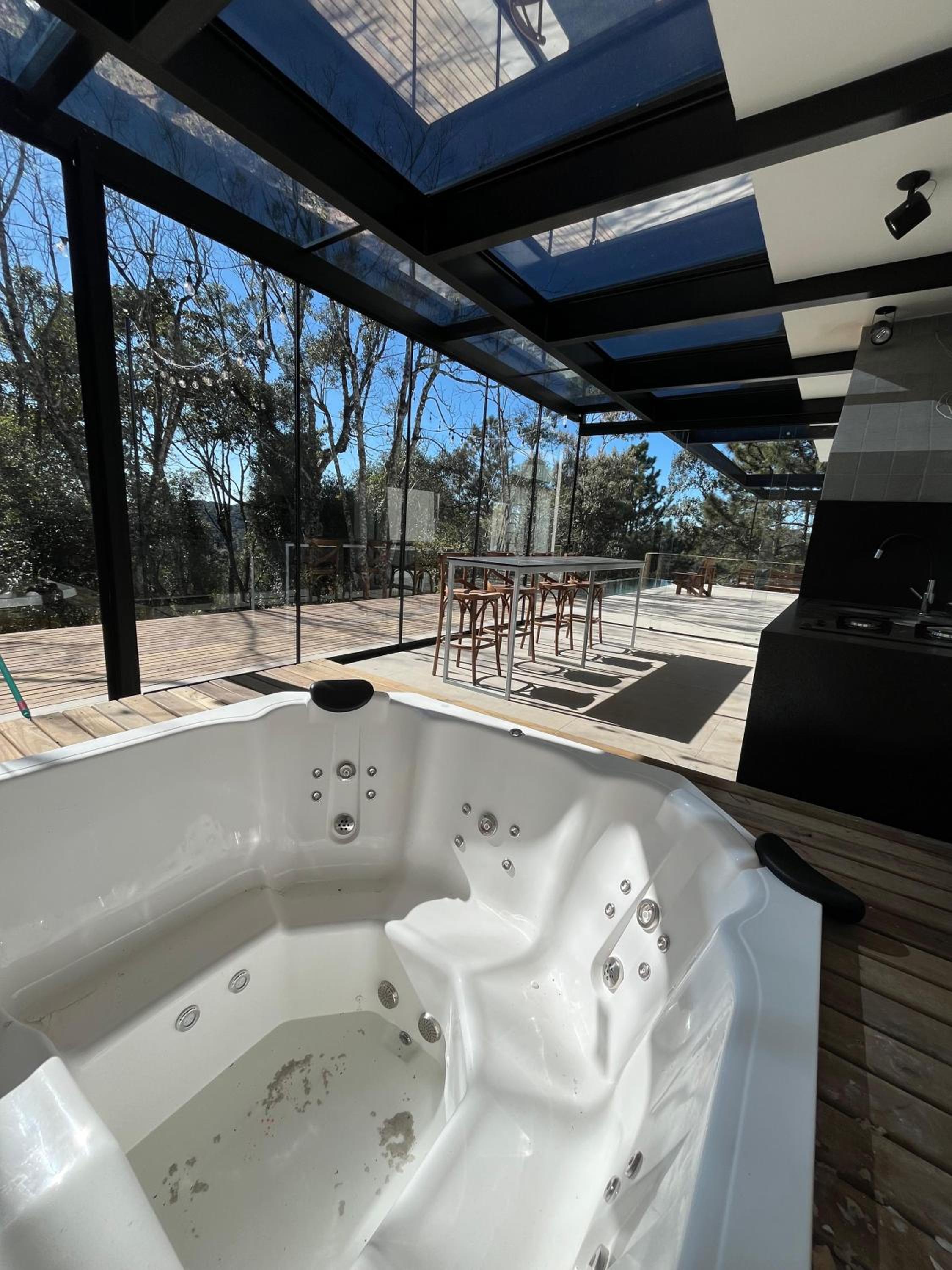 Paraíso em Rancho Queimado com piscina aquecida