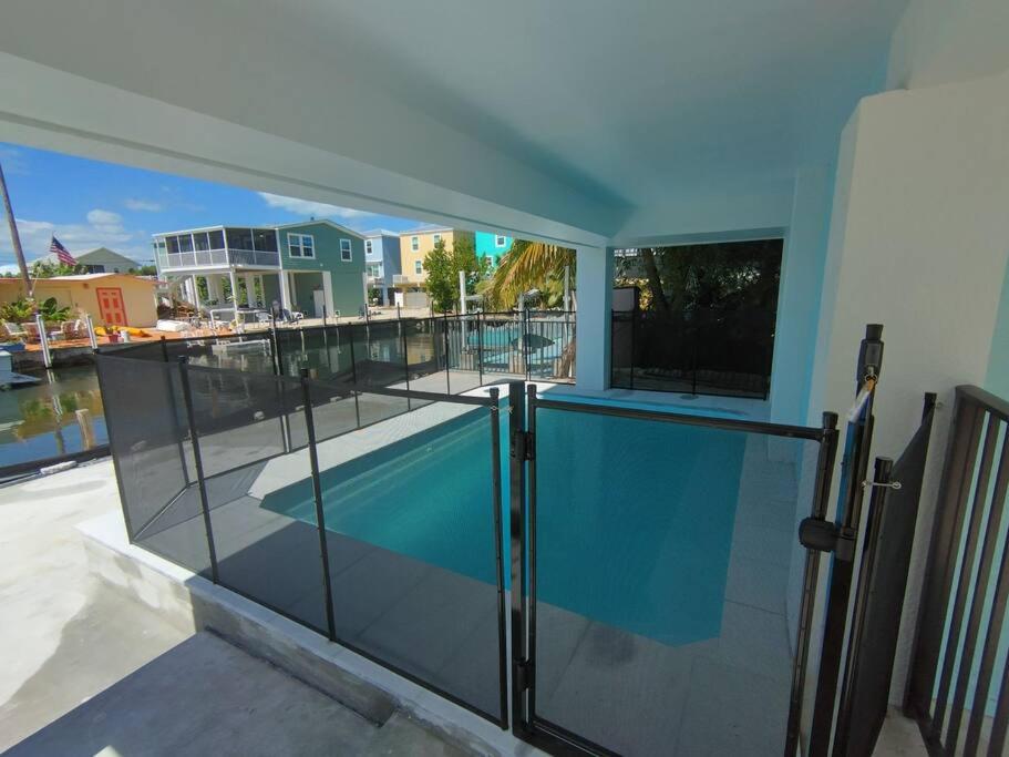 Oceanview Luxury Retreat 12 Guest 6 Beds Pool&Dock view 2
