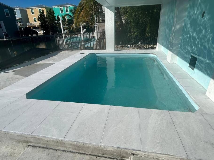 Oceanview Luxury Retreat 12 Guest 6 Beds Pool&Dock view 3