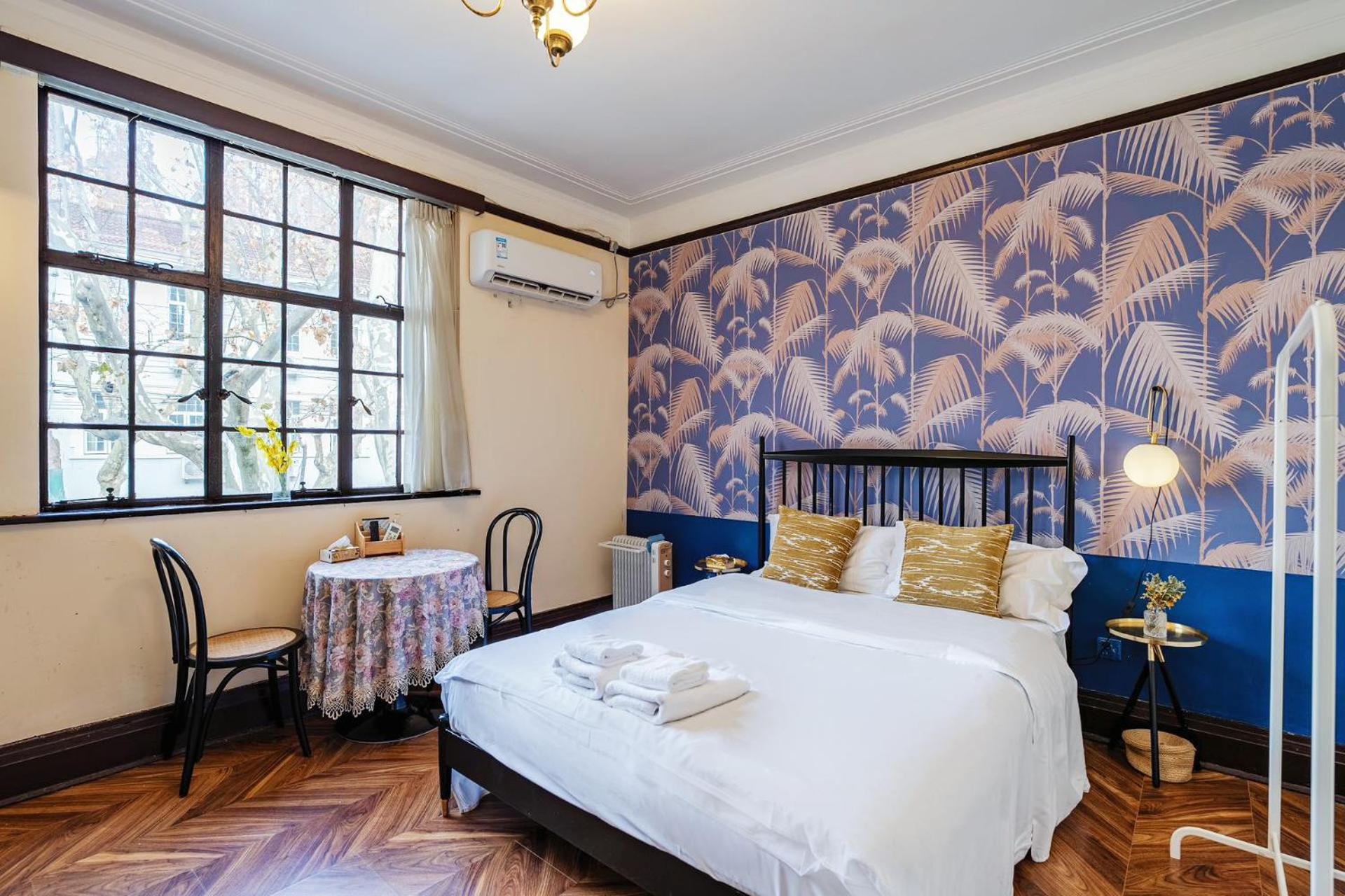Shanghai Century Old House Downtown B&B