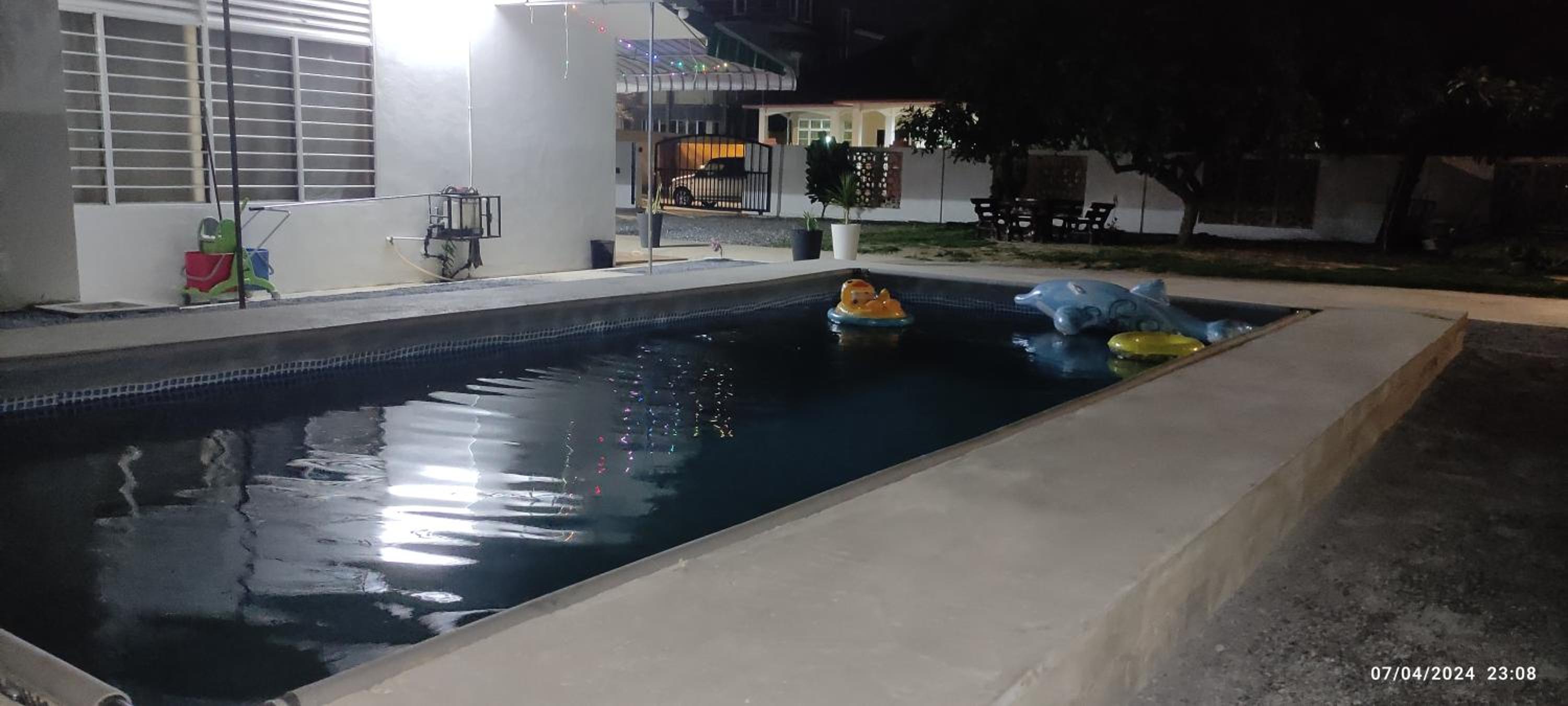 HOMESTAY ALORSETAR TOWNCENTRE by ASTARILA GUESTHOUSE-StadiumDarulaman - iSLAM SAHAJA - Private Pool, BBQ Zone & Kolam Pancing Puyu - 8-13pax photo 1