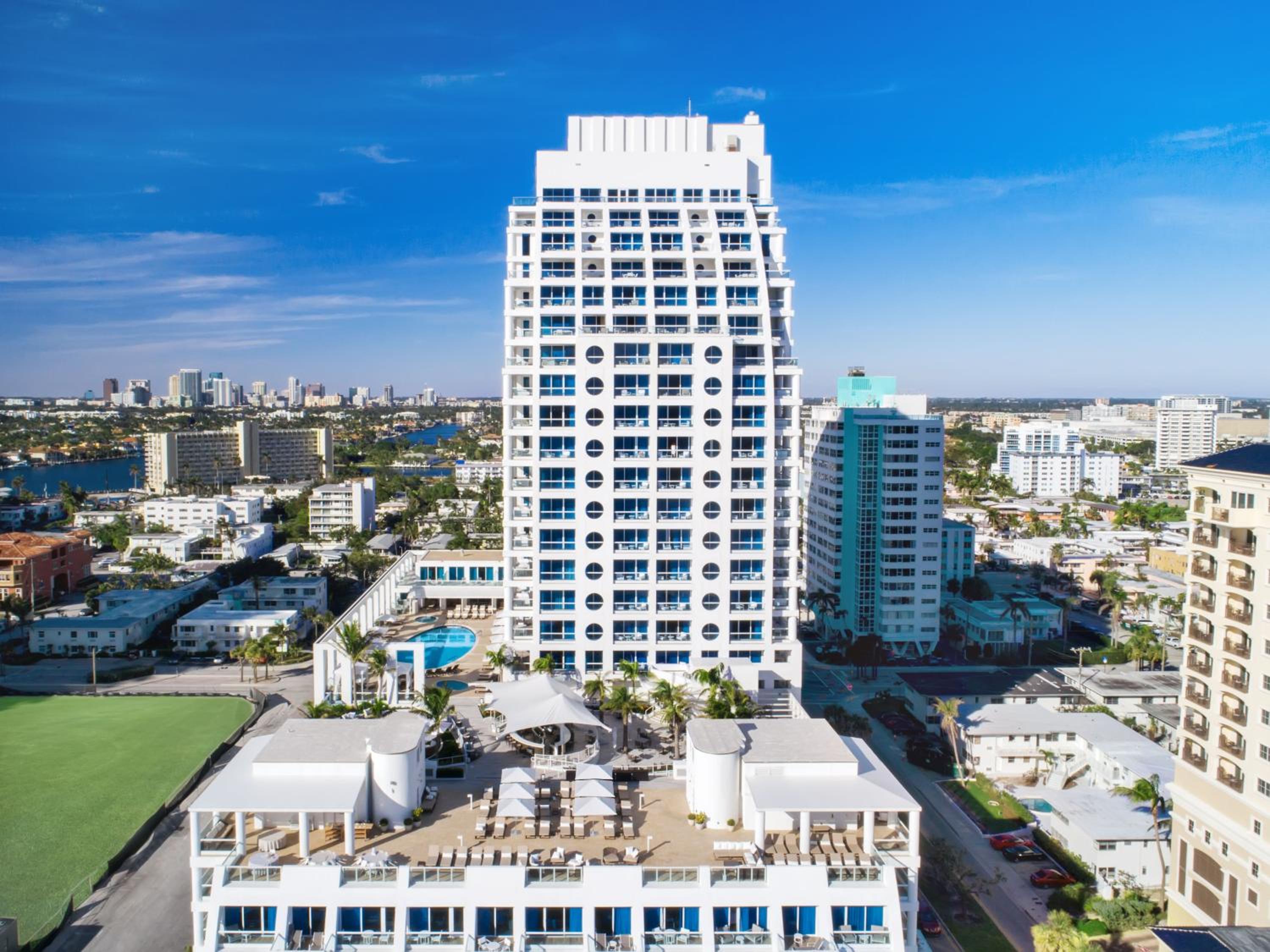 Hotel Luxury Ocean View Apartment in Fort Lauderdale - Image 1