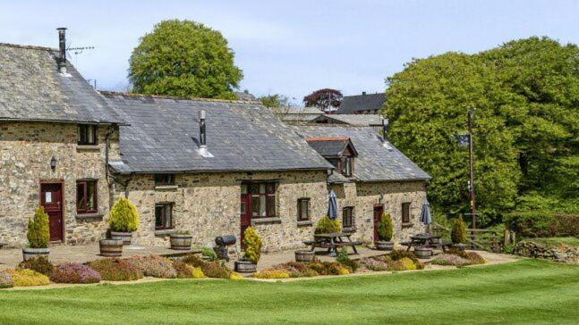 Kiri - Charming Cottage Perfect for Large Groups & Family view 2