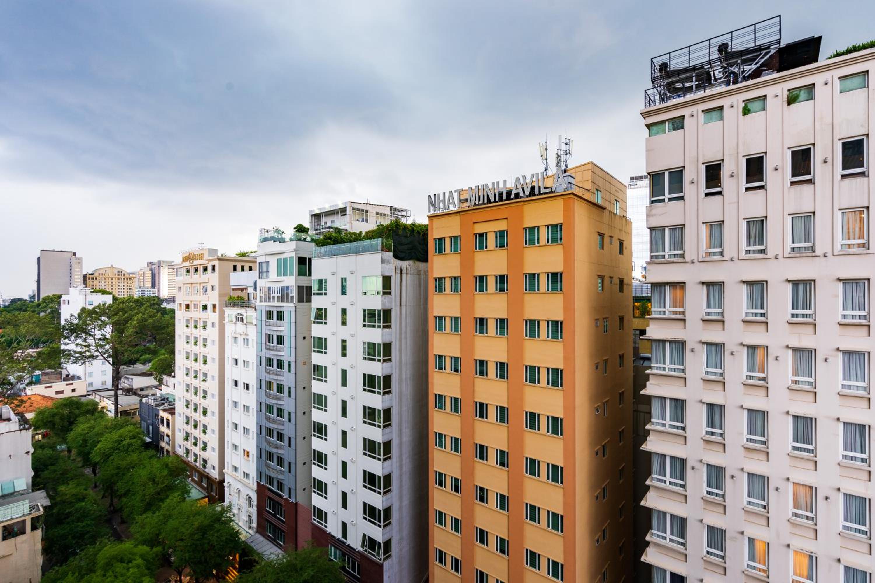 Salute de Madison Apartments