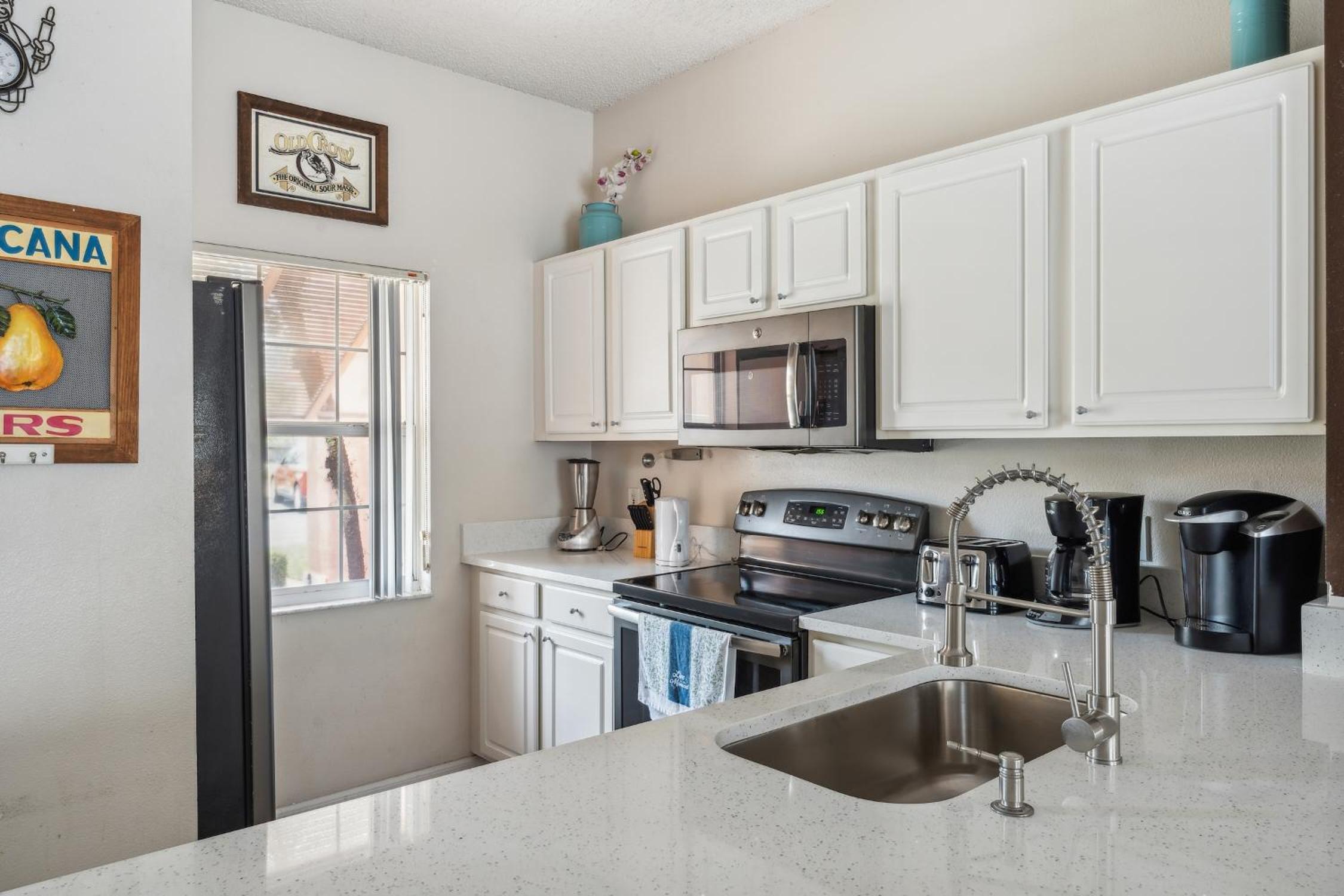 Cozy 3BR Villa in Gated Resort, Close to Disney view 2