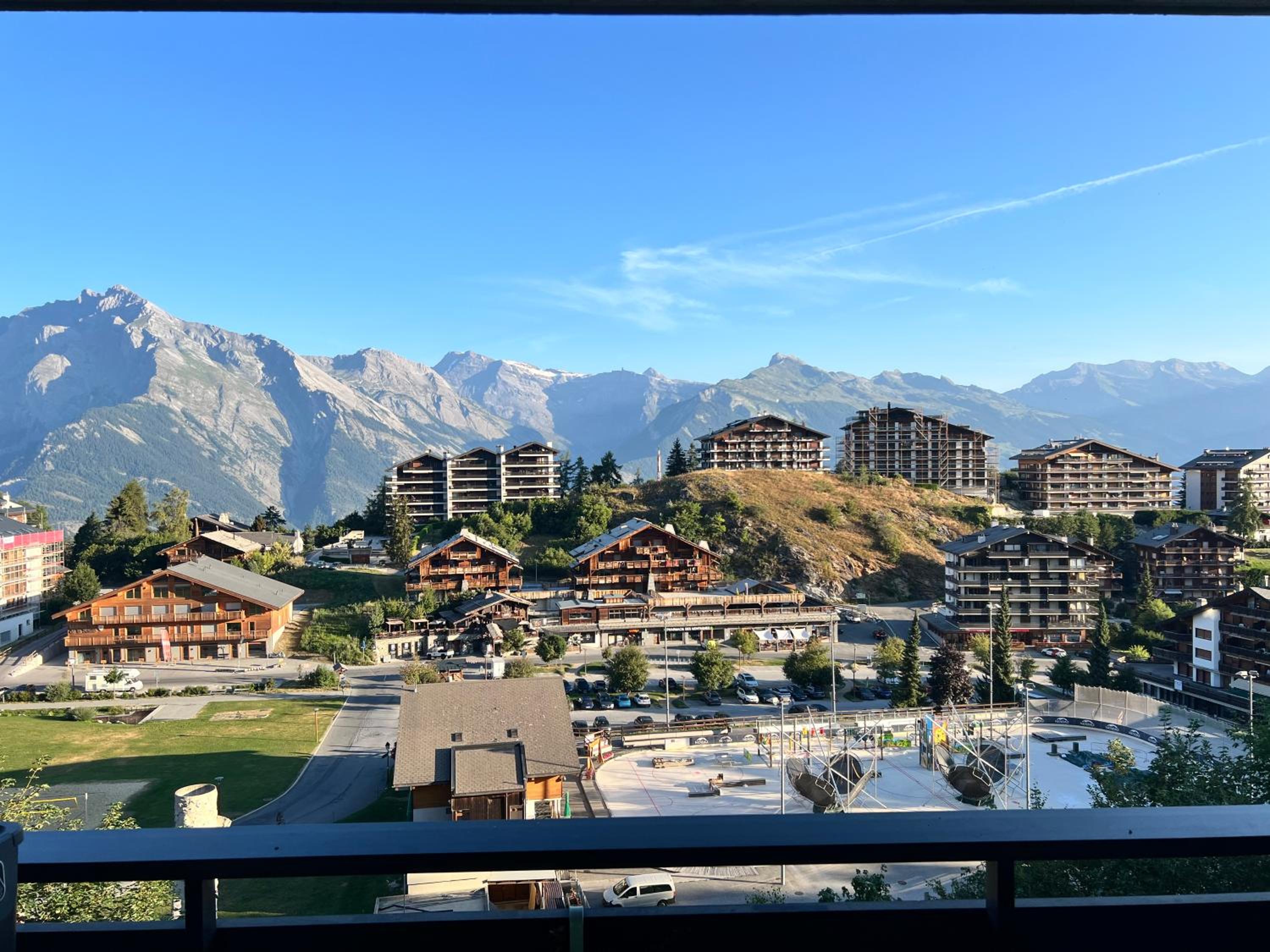 Vincenzo appart, Studio Confortable à Nendaz, accès Direct au Télécabine de Tracouet et Parking Souterrain Inclus