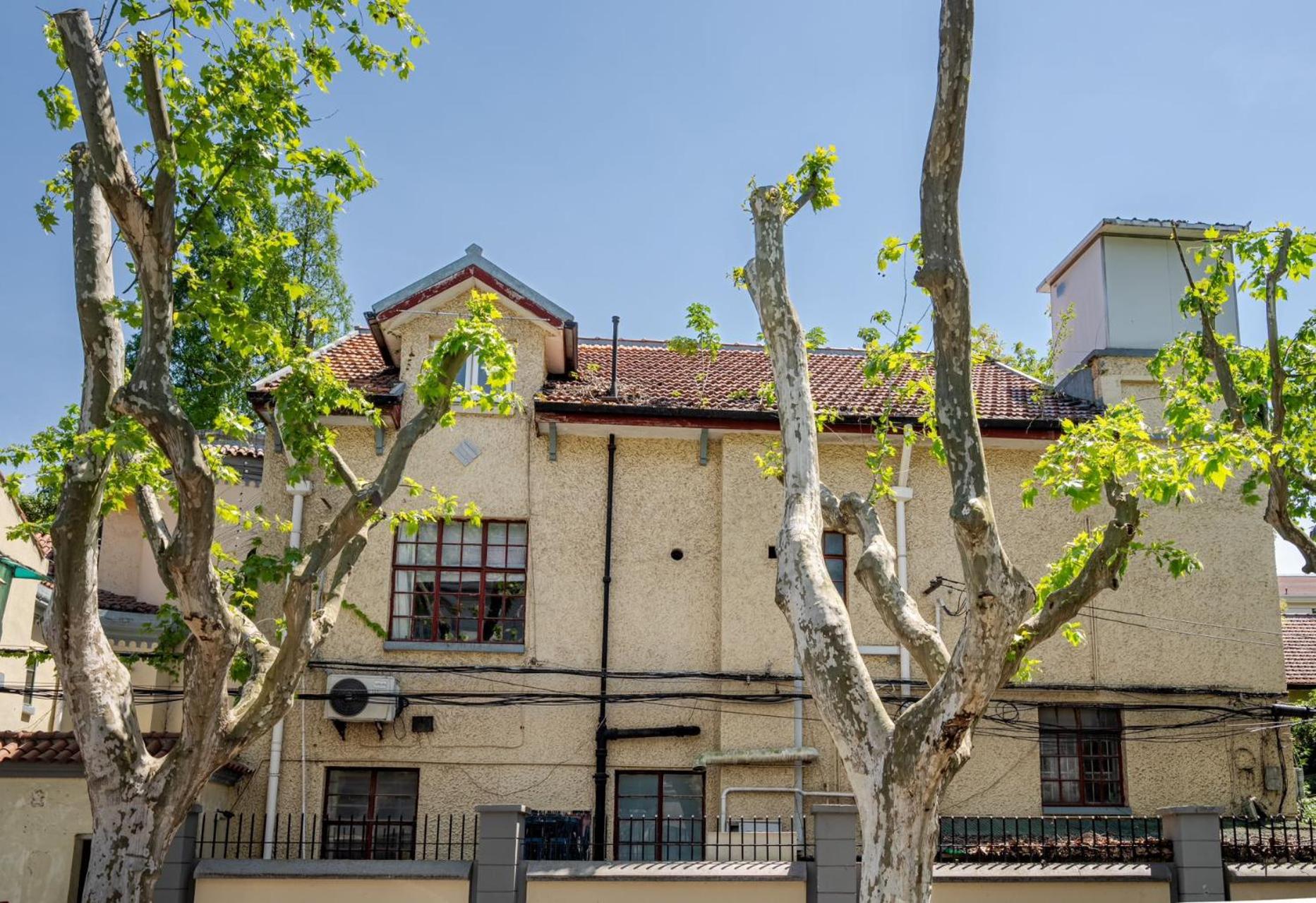 Shanghai Century Old House Downtown B&B