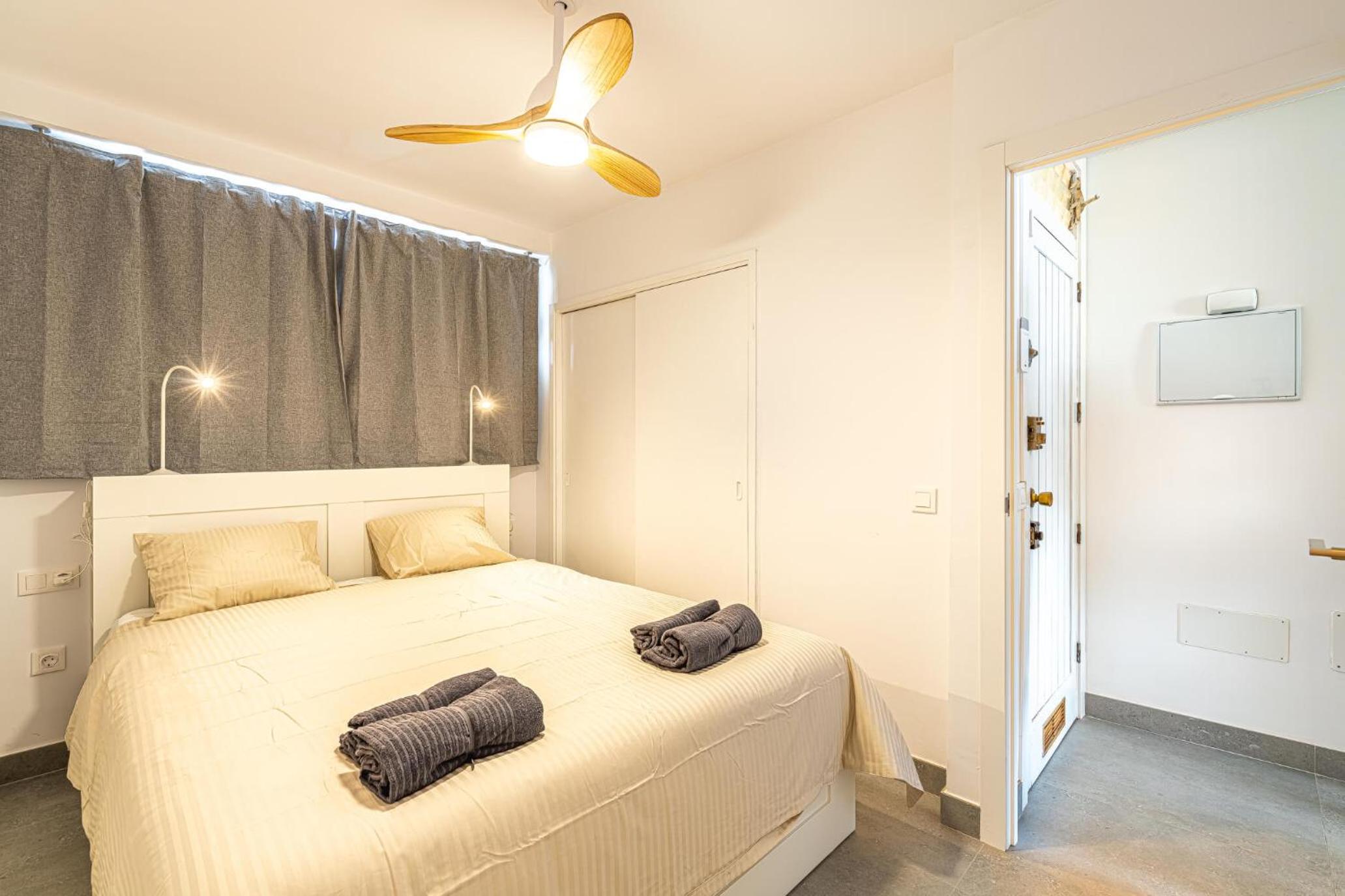 Modern Renovated Apartment with Terrace in Playa de las Americas en Playa de las Americas