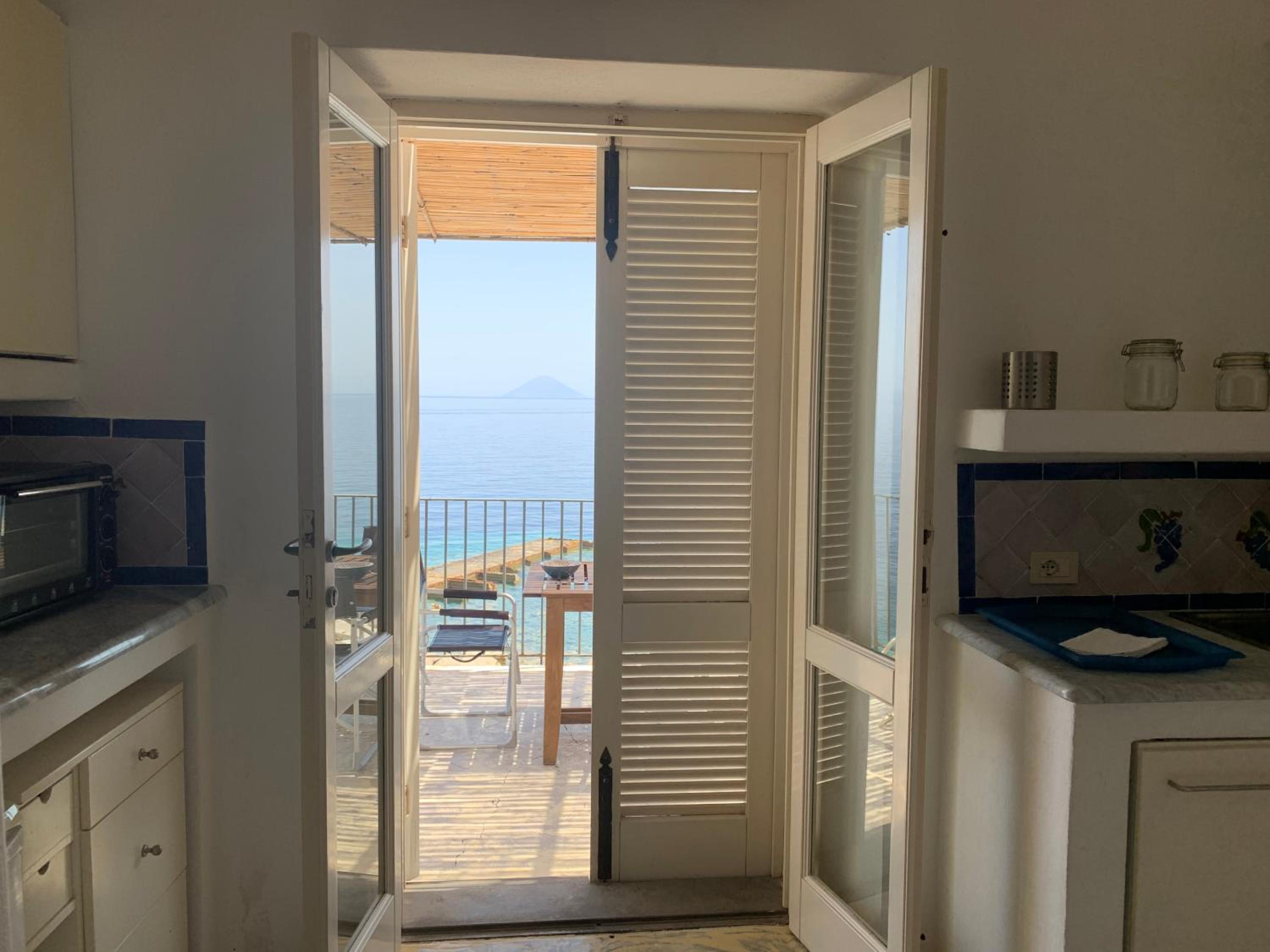 Casa Uva, sul porto di Malfa photo 3