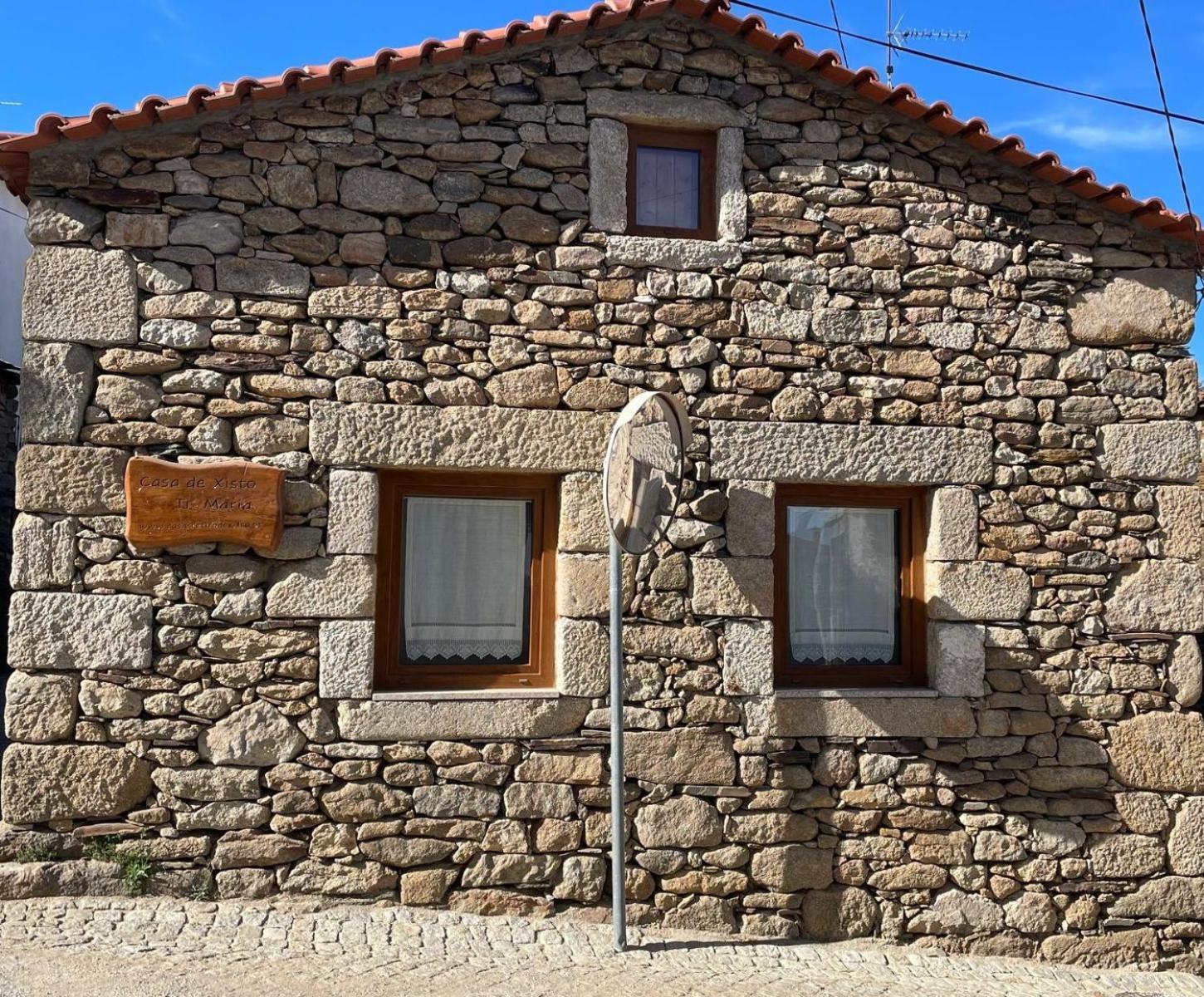 Hotel Casa de Xisto Ti Maria - Image 1