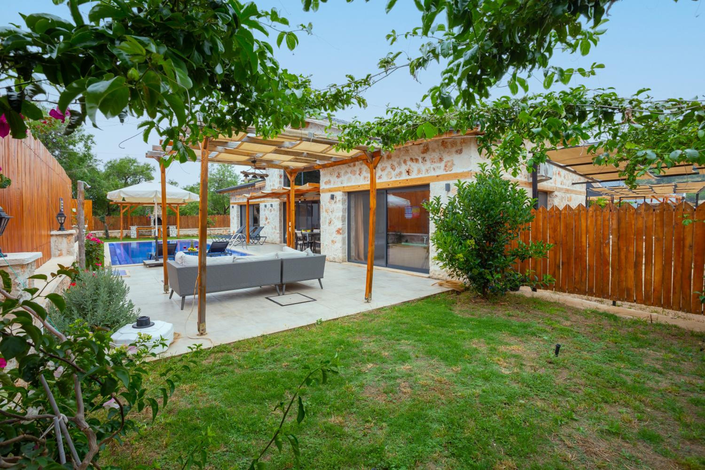 Photo 23