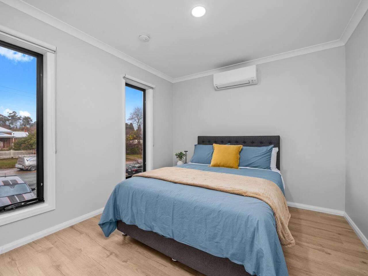 Brand new 3 bed townhouse walk to town