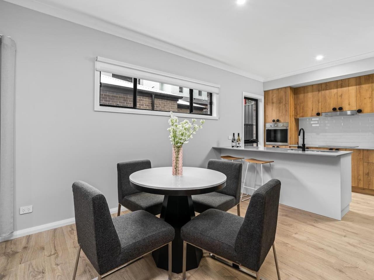 Brand new 3 bed townhouse walk to town