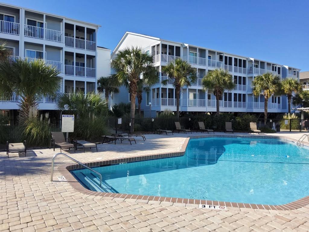 Pelicans Landing 327 view 3