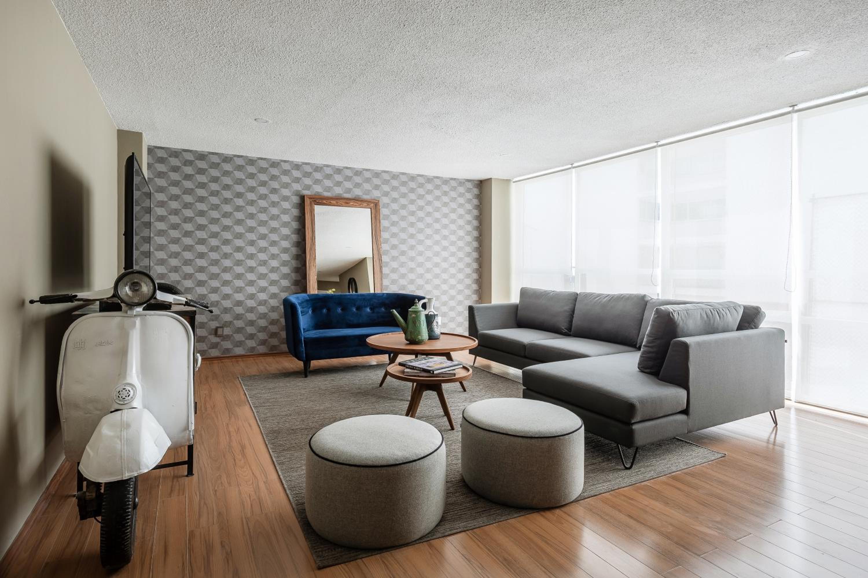 Spacious Apartment Near Masaryk Elevator & Parking — Mexico City